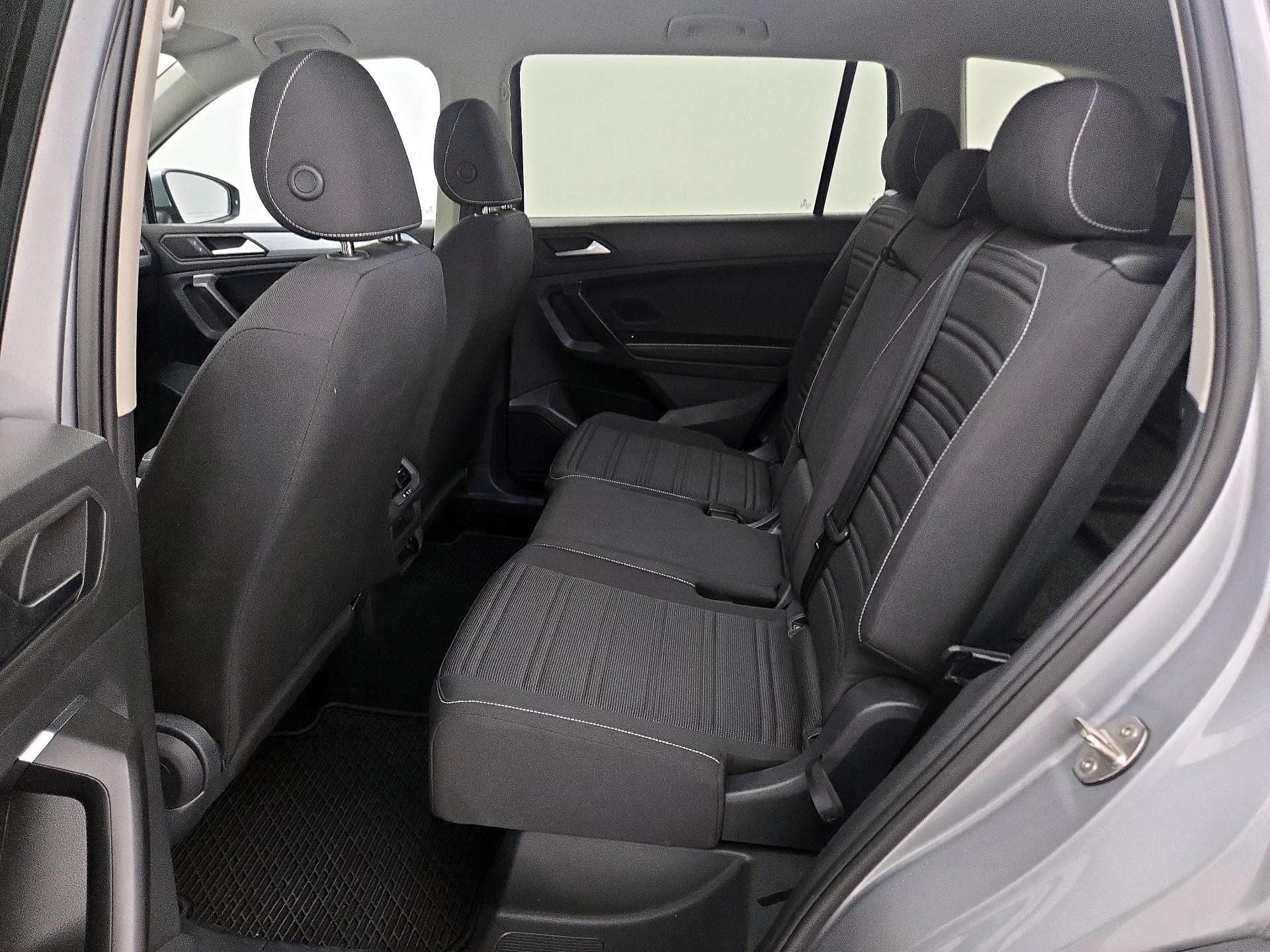 Thumbnail: 2023 Volkswagen Tiguan - 19