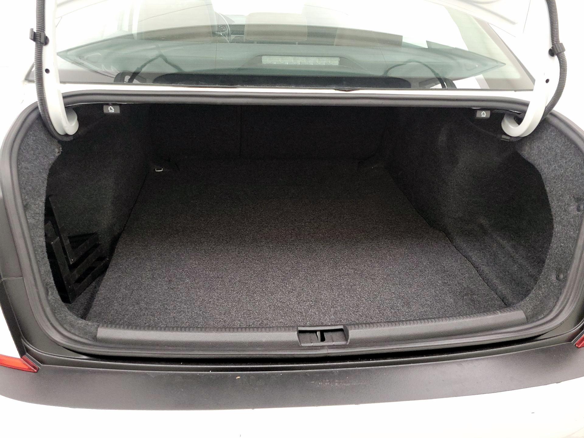 Thumbnail: 2020 Volkswagen Passat - 20