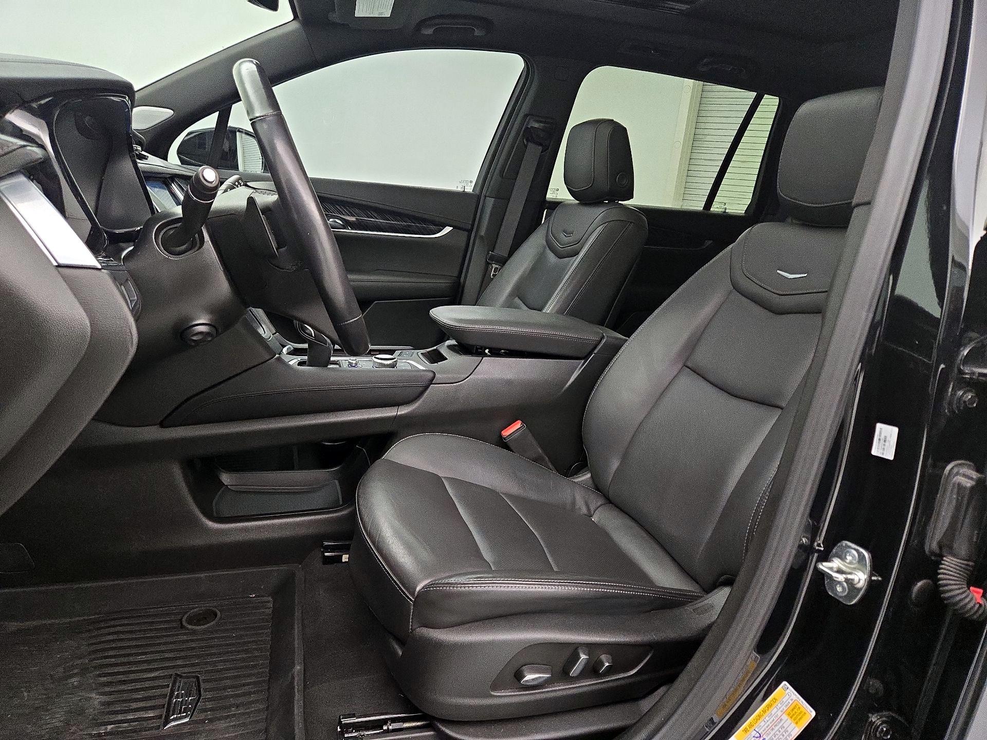 Thumbnail: 2024 Cadillac XT6 - 11