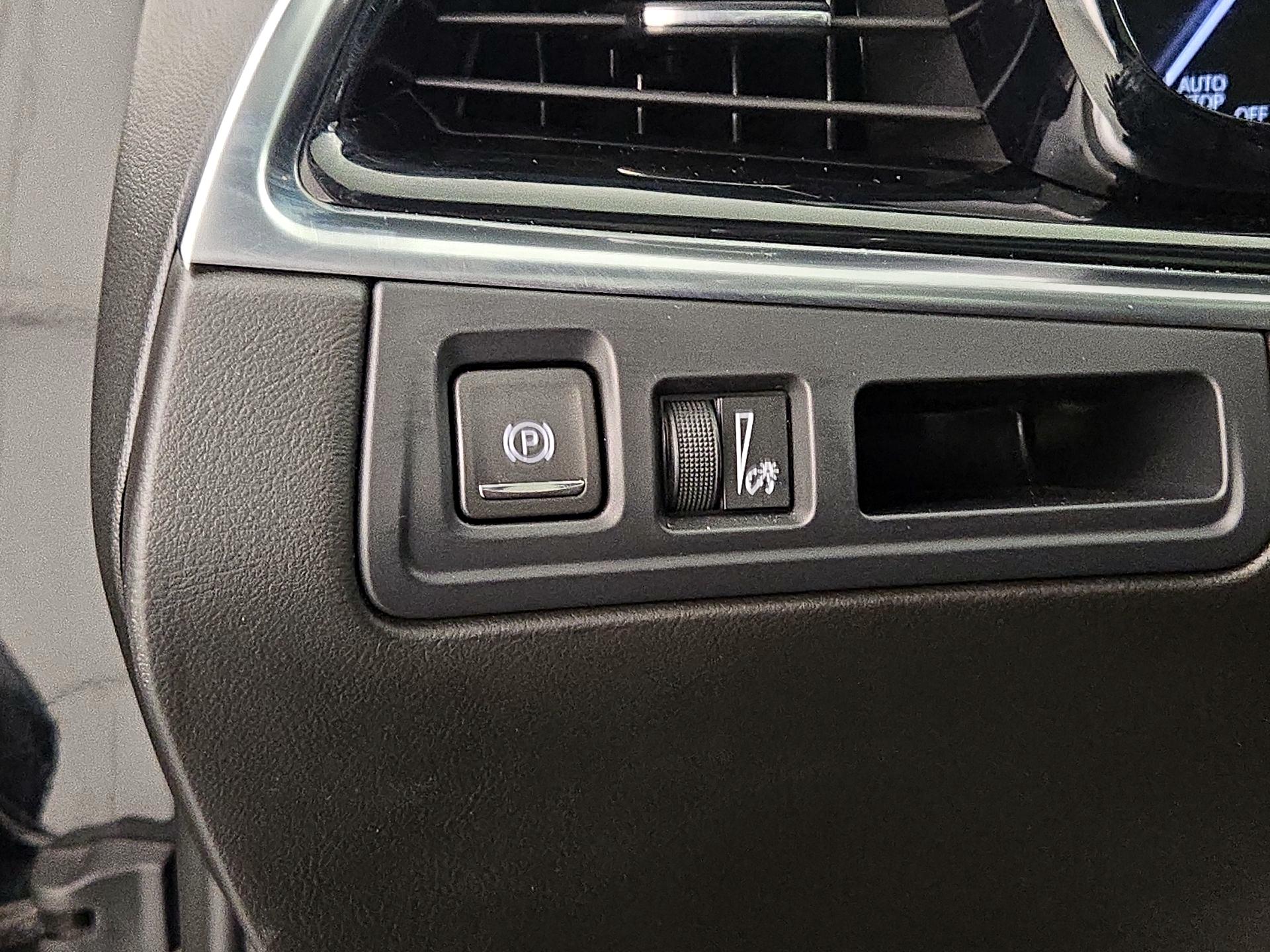 Thumbnail: 2024 Cadillac XT6 - 13