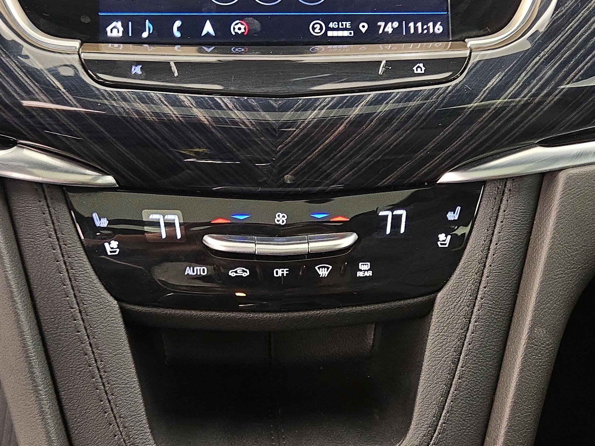 Thumbnail: 2024 Cadillac XT6 - 17