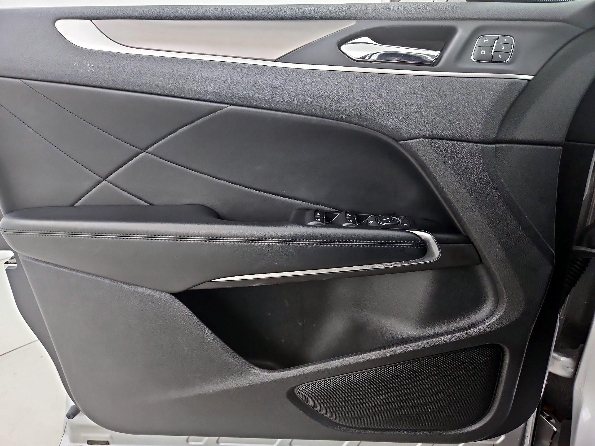 Thumbnail: 2019 Lincoln MKC - 12