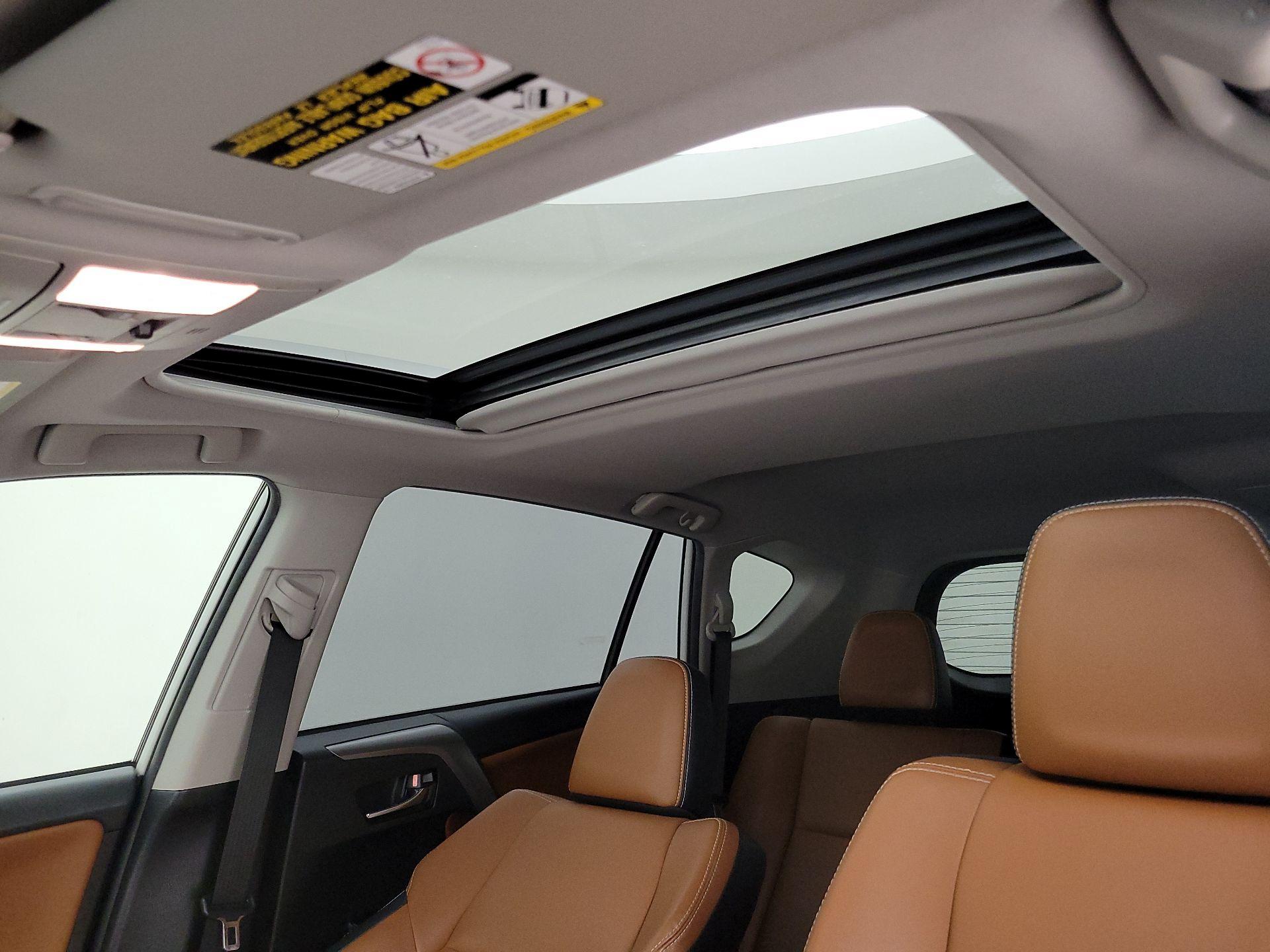 Thumbnail: 2016 Toyota RAV4 - 19