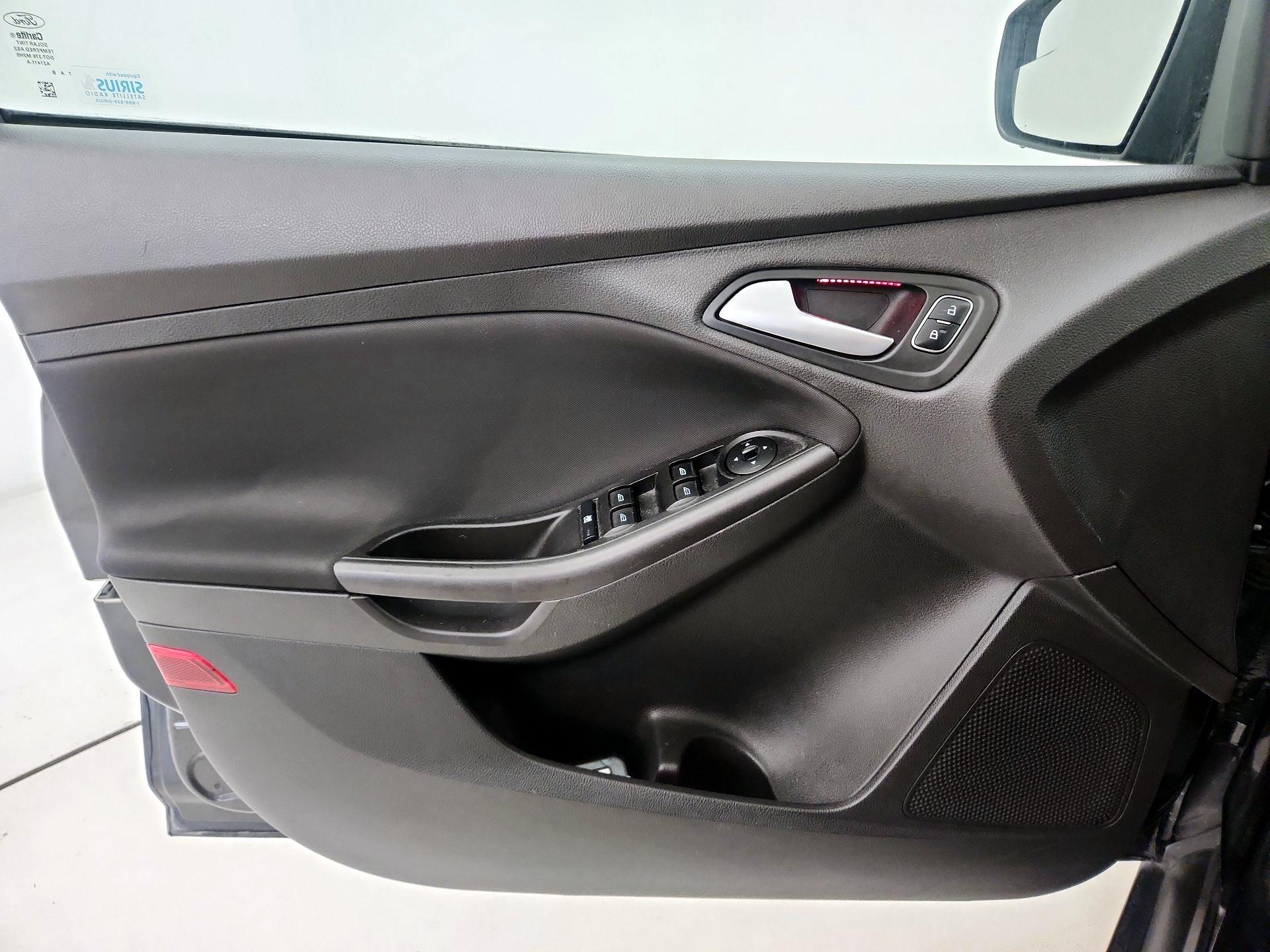 Thumbnail: 2017 Ford Focus - 12