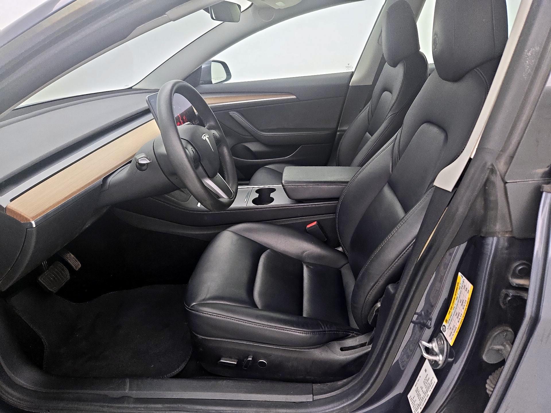 Thumbnail: 2022 Tesla Model 3 - 11