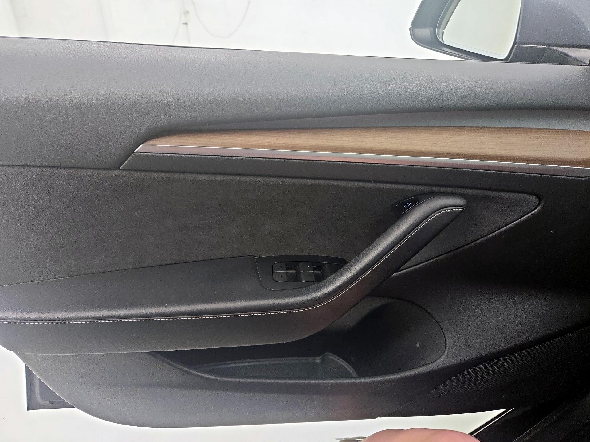 Thumbnail: 2022 Tesla Model 3 - 12