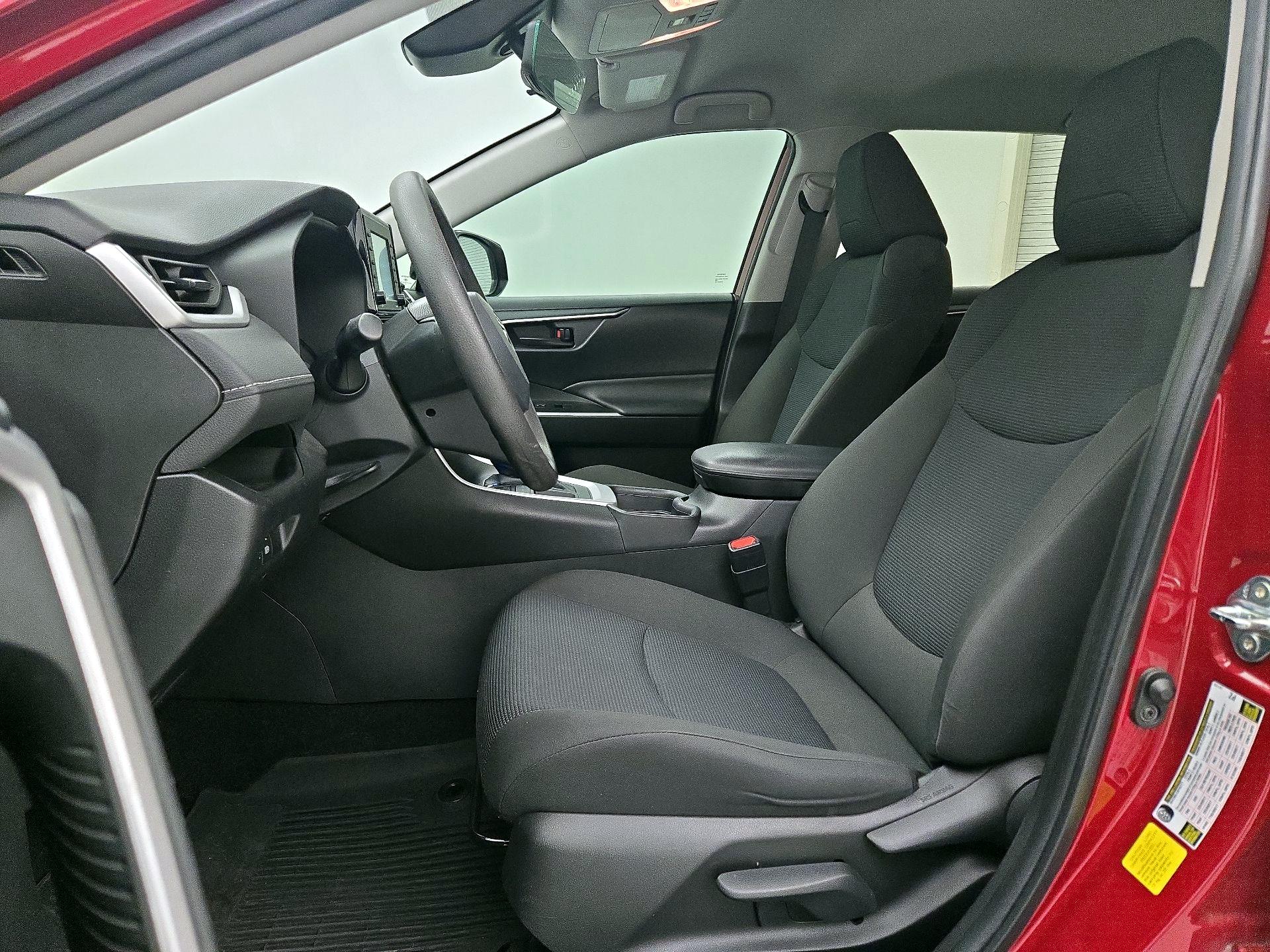 Thumbnail: 2021 Toyota RAV4 - 11