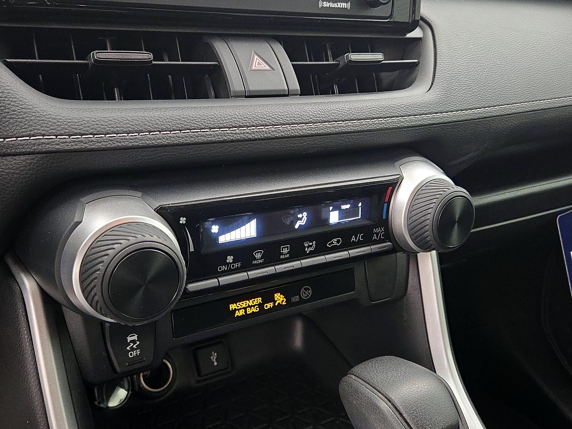 Thumbnail: 2021 Toyota RAV4 - 16