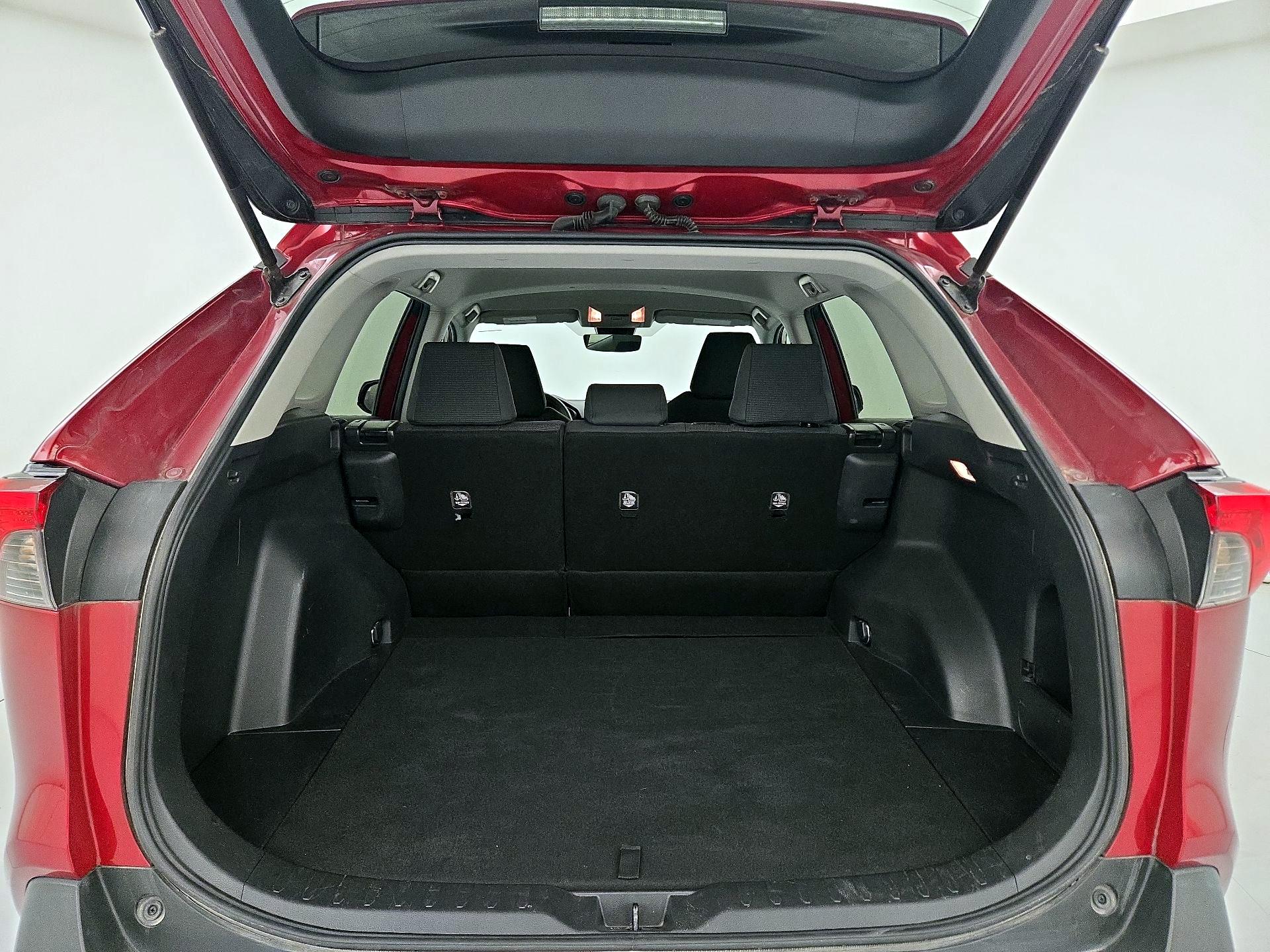 Thumbnail: 2021 Toyota RAV4 - 20