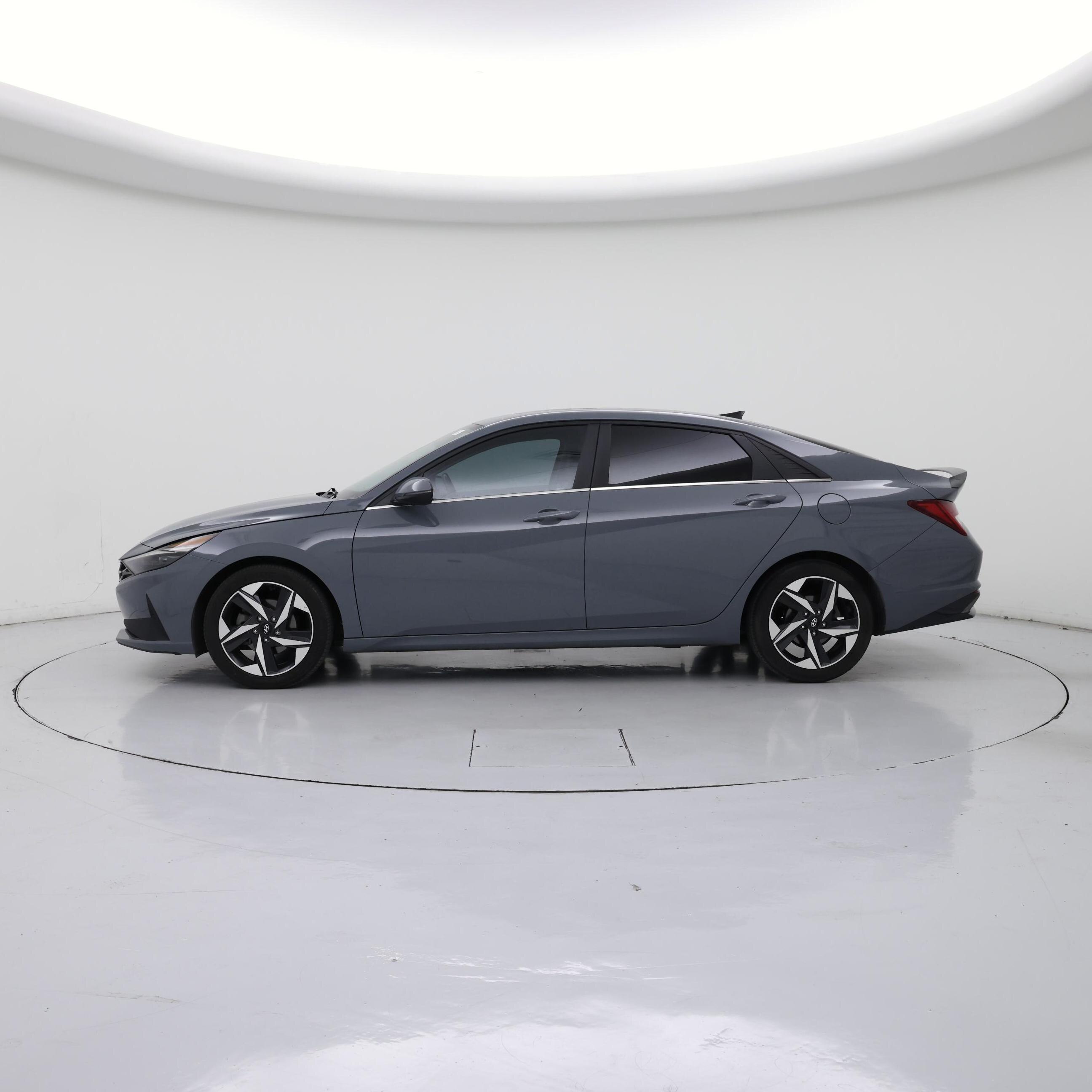 Thumbnail: 2022 Hyundai Elantra - 3