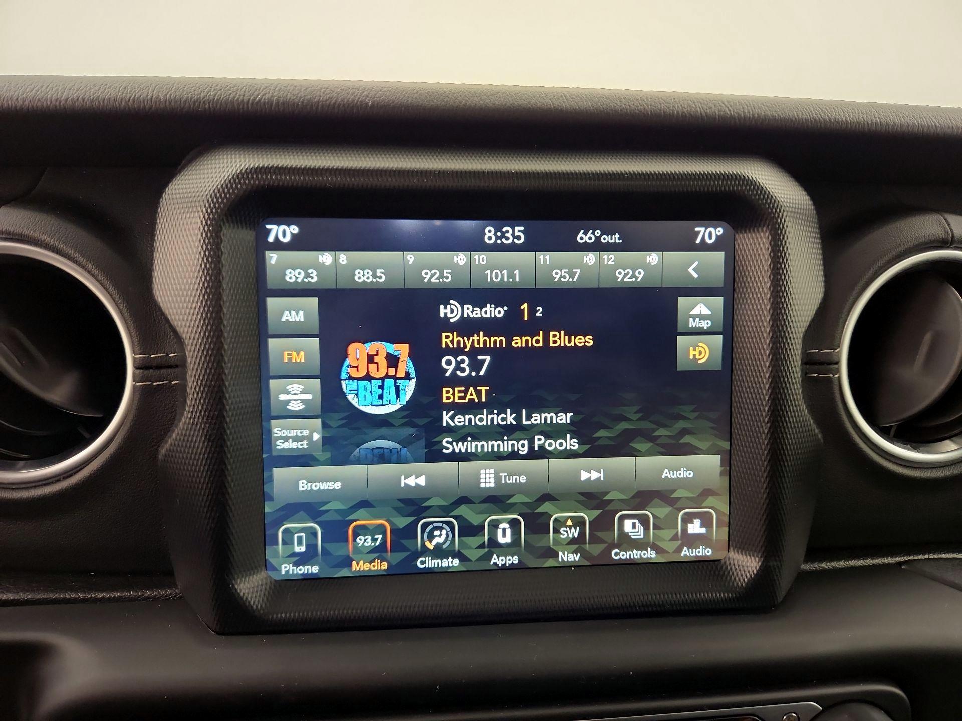 Thumbnail: 2021 Jeep Wrangler - 15