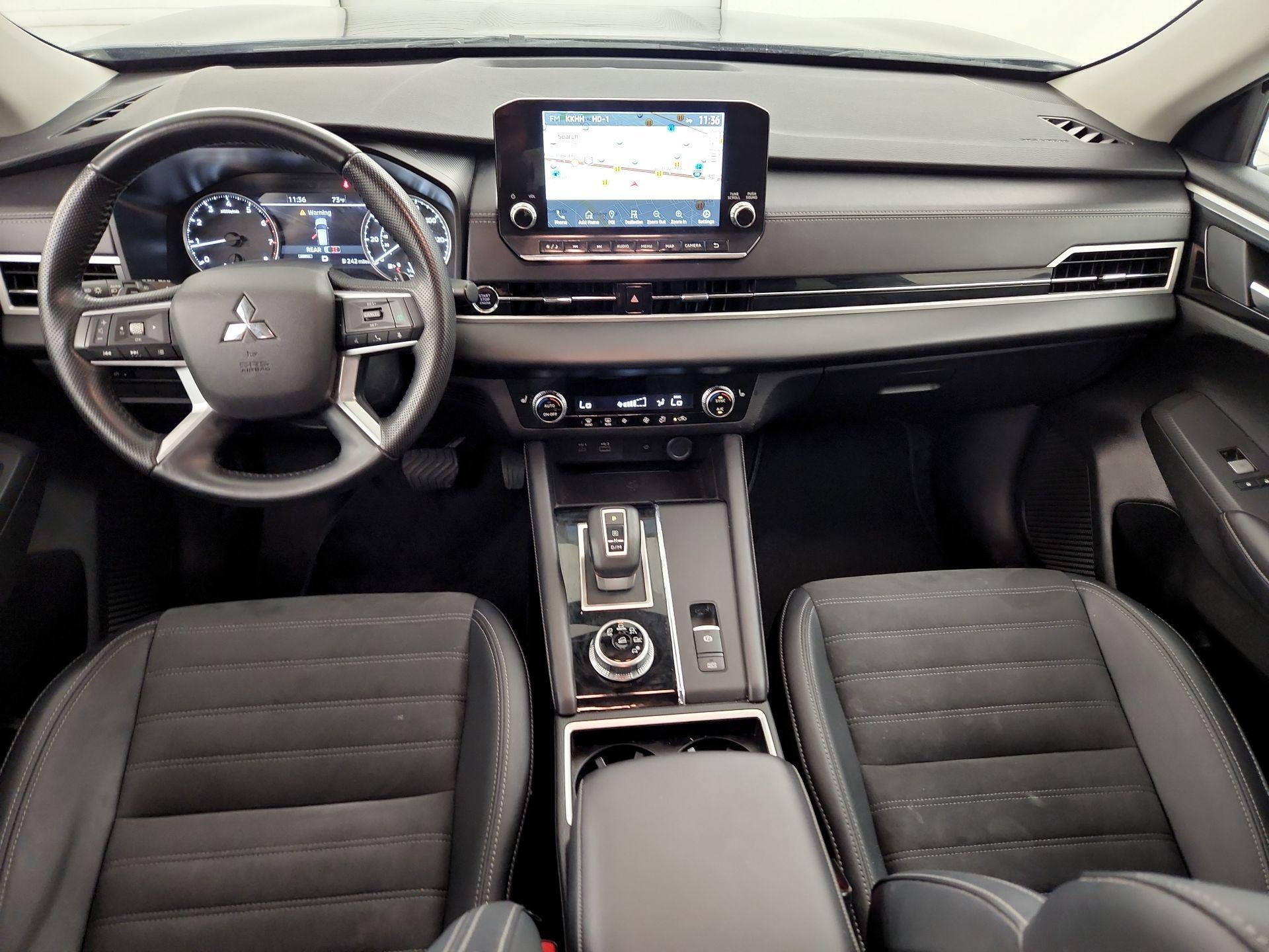 Thumbnail: 2024 Mitsubishi Outlander - 9