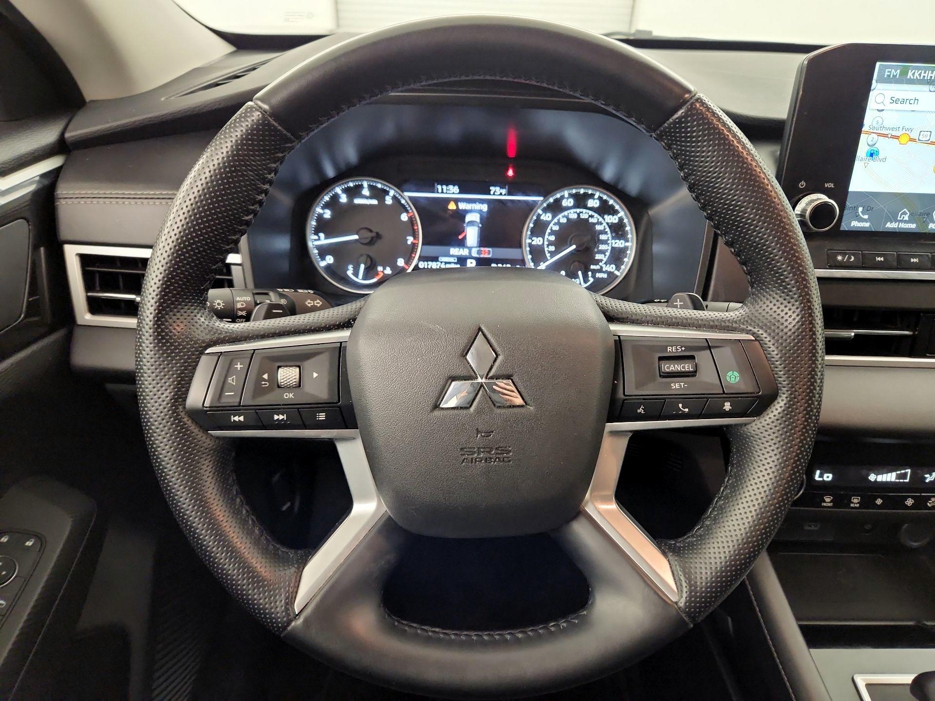 Thumbnail: 2024 Mitsubishi Outlander - 10