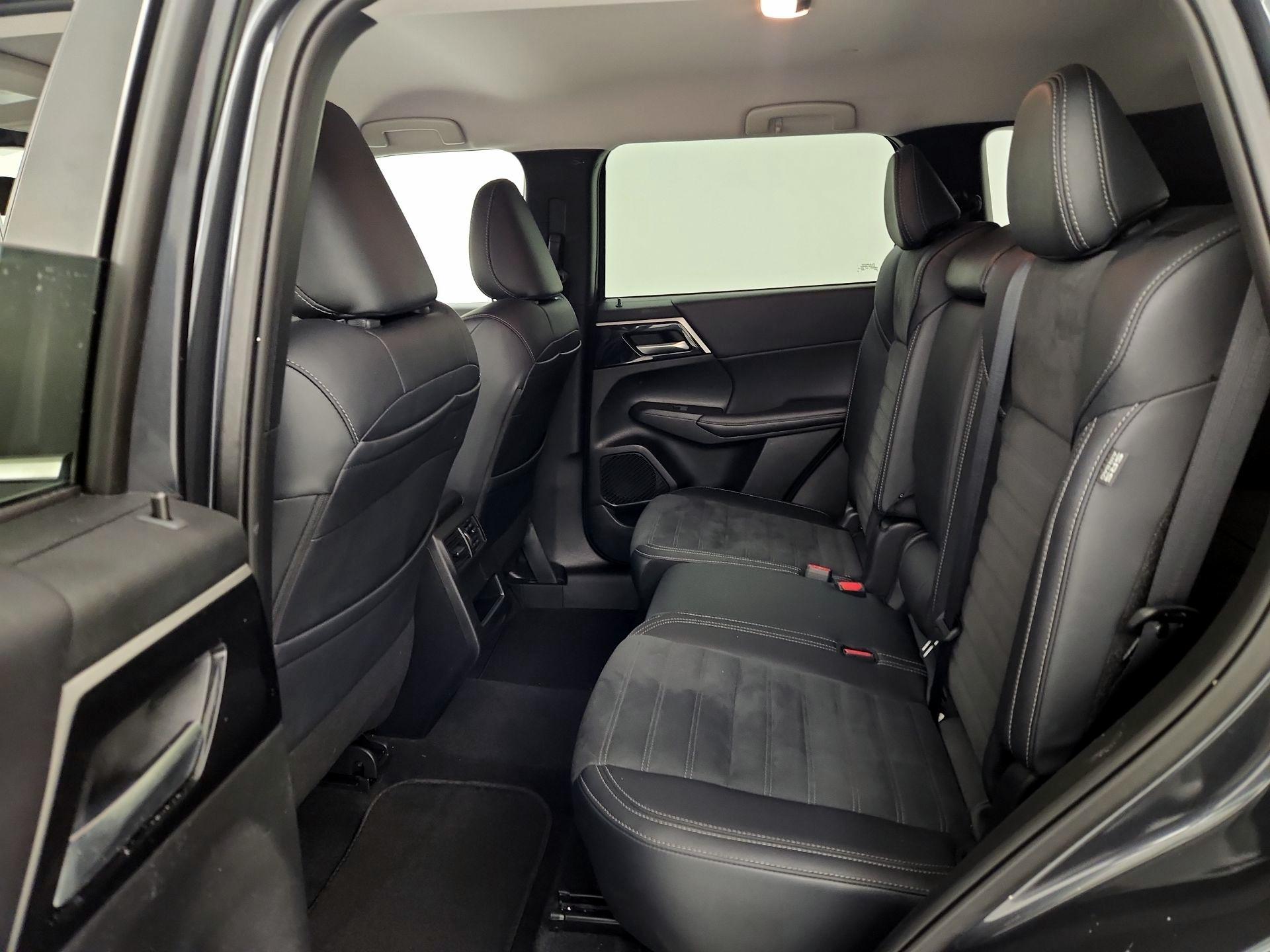 Thumbnail: 2024 Mitsubishi Outlander - 20