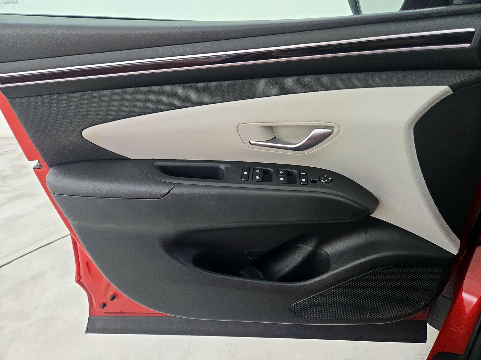 Thumbnail: 2023 Hyundai Tucson - 12