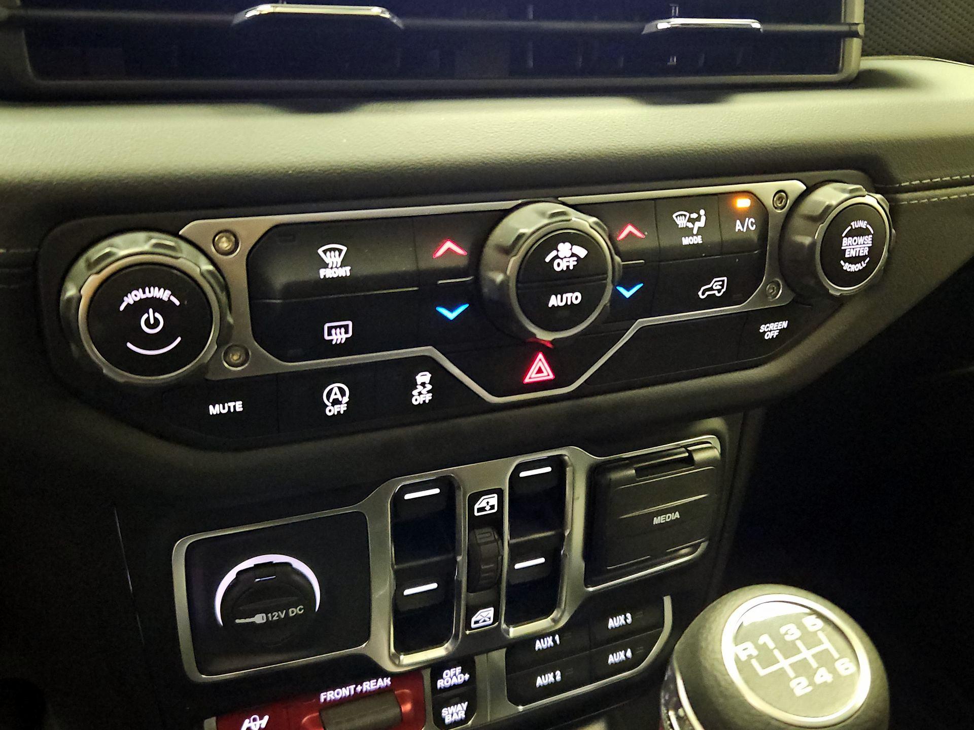 Thumbnail: 2024 Jeep Wrangler - 16