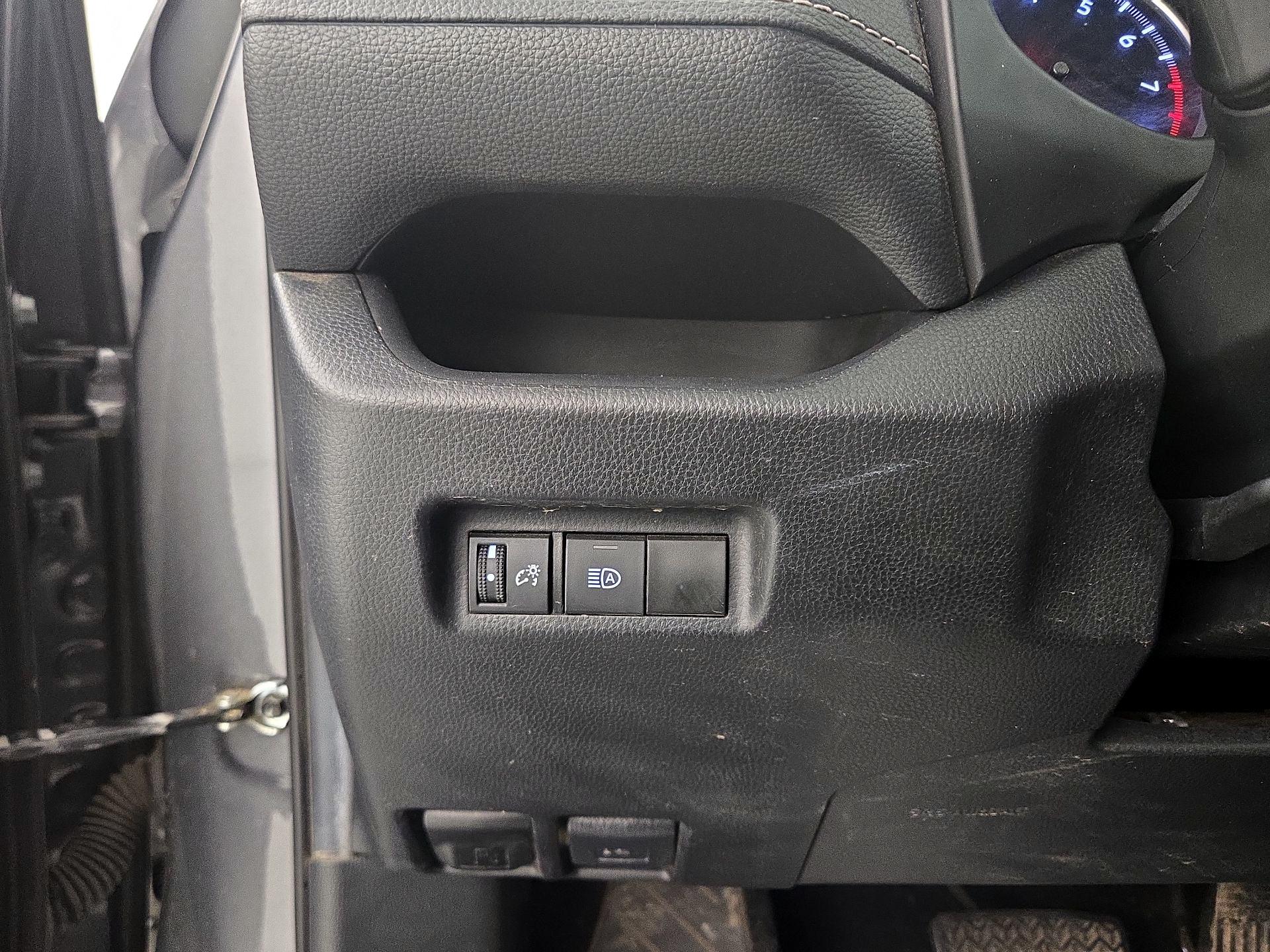 Thumbnail: 2022 Toyota RAV4 - 13