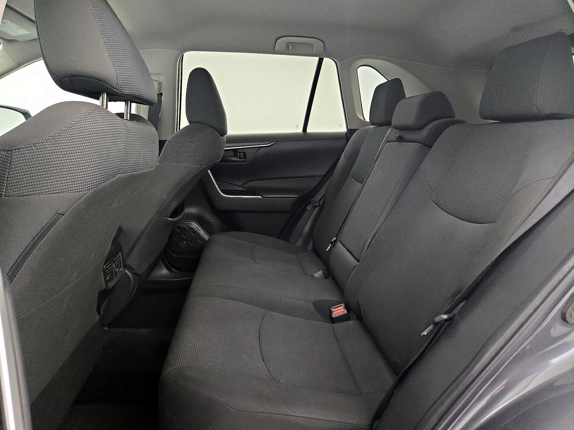 Thumbnail: 2022 Toyota RAV4 - 19