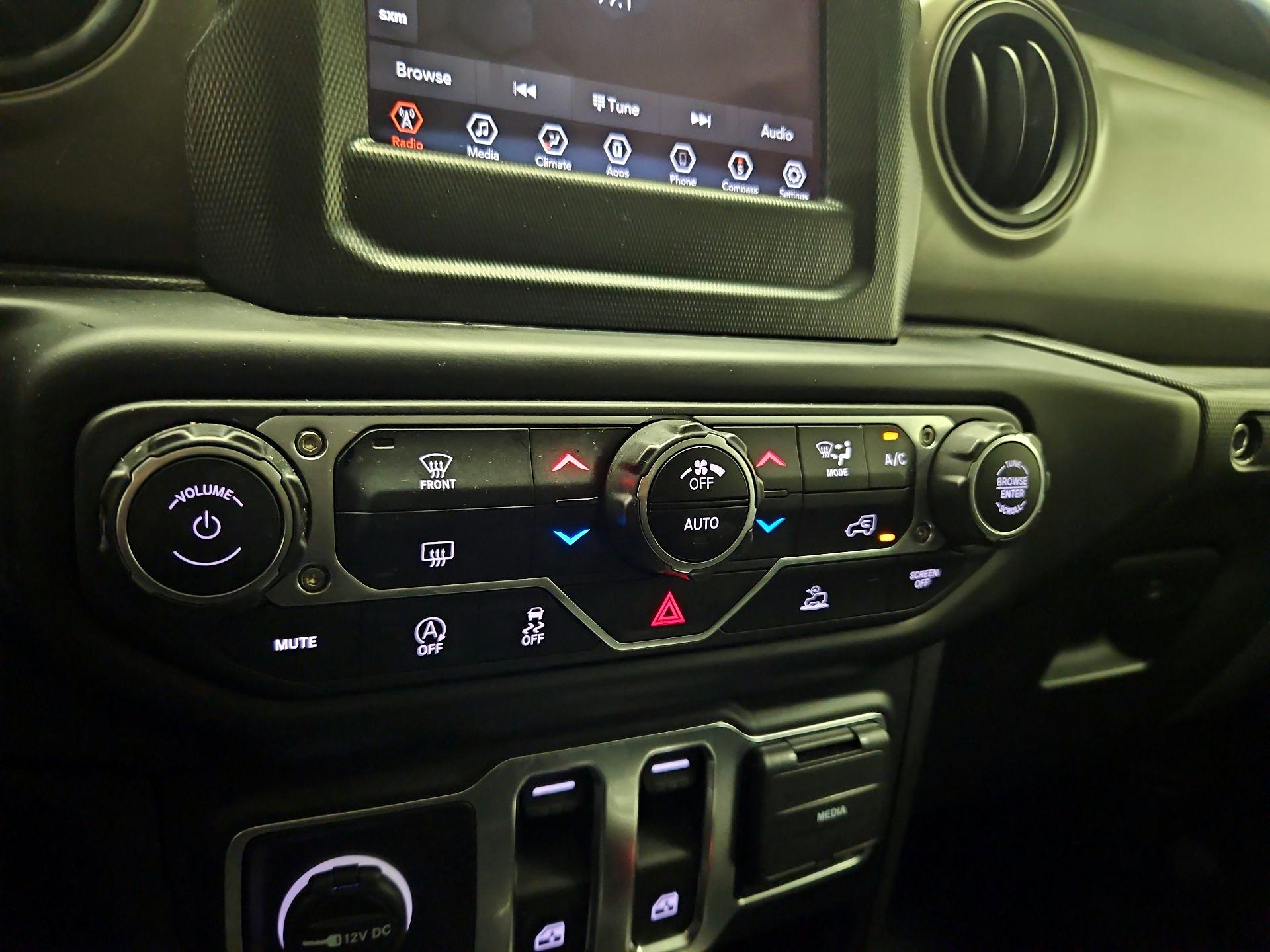 Thumbnail: 2022 Jeep Wrangler - 15