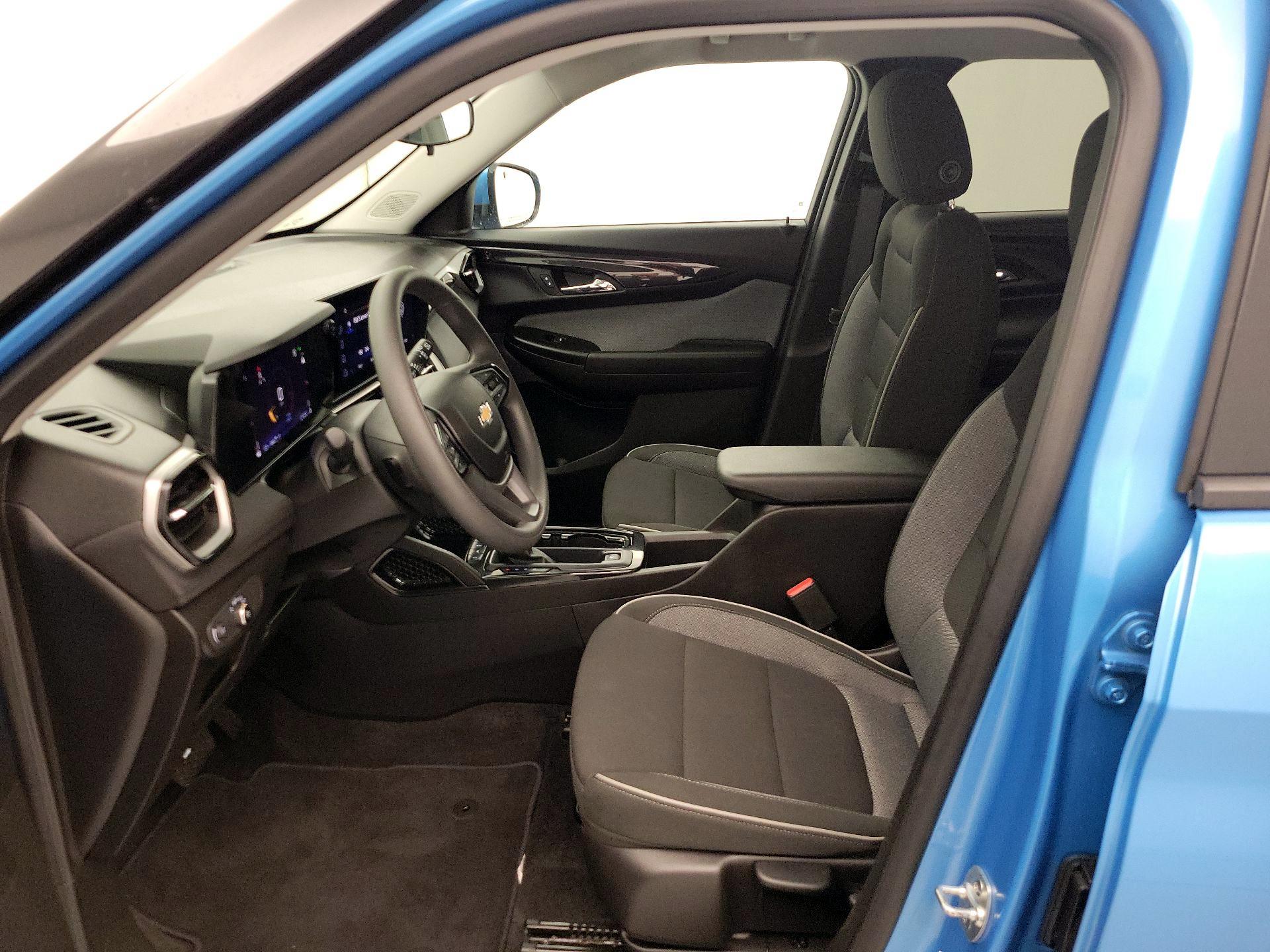 Thumbnail: 2025 Chevrolet TrailBlazer - 11