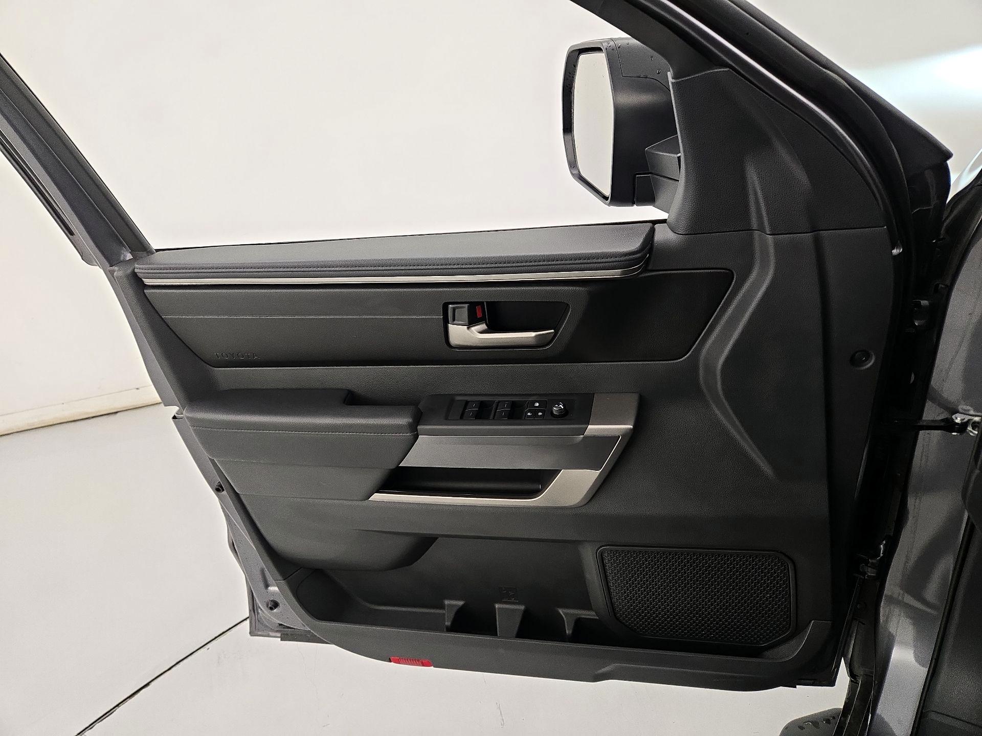 Thumbnail: 2025 Toyota Tundra - 12