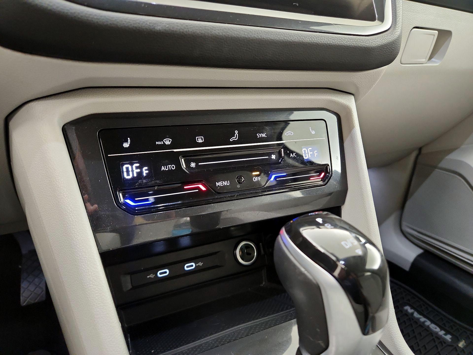 Thumbnail: 2023 Volkswagen Tiguan - 14