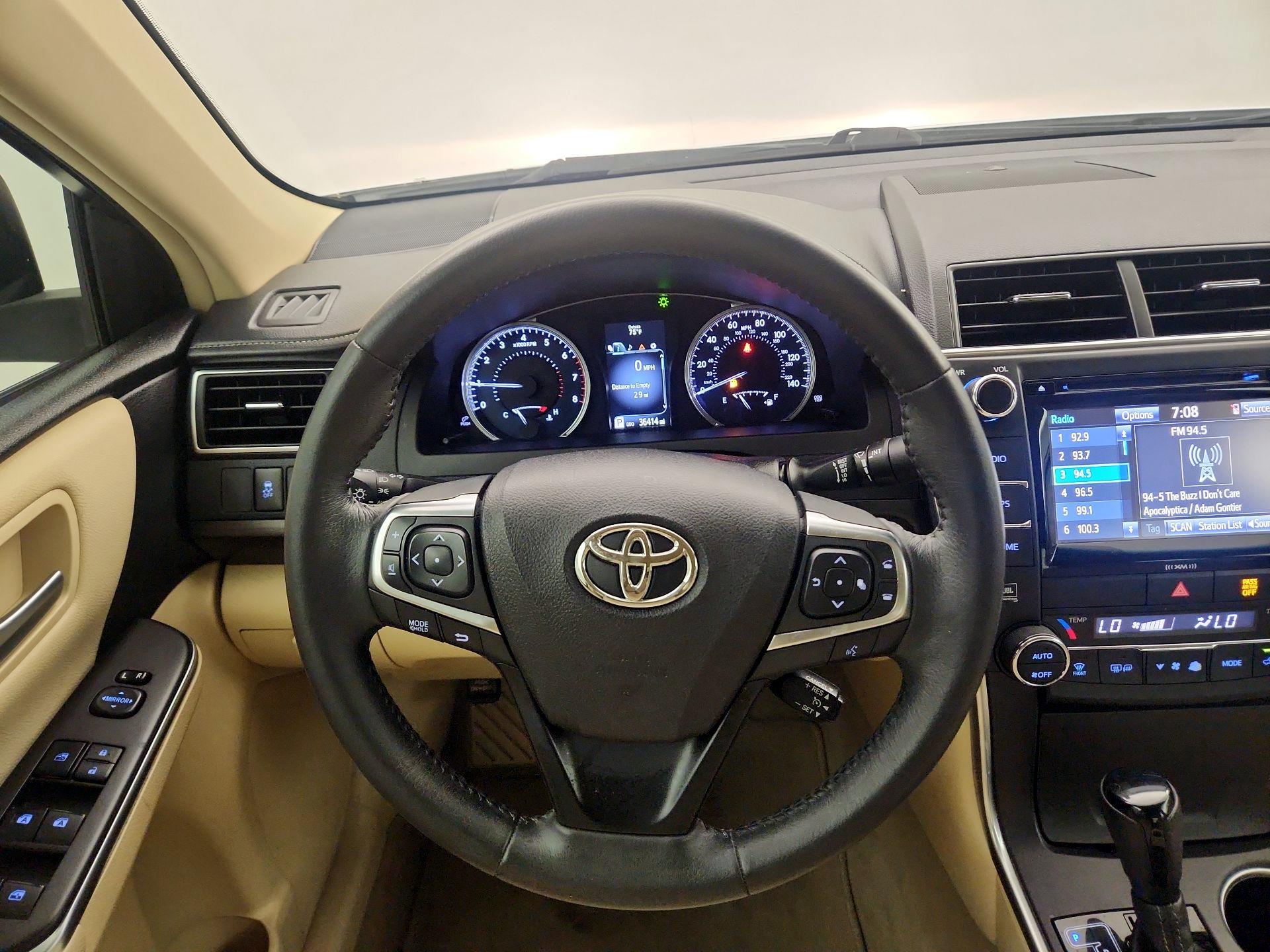 Thumbnail: 2017 Toyota Camry - 10