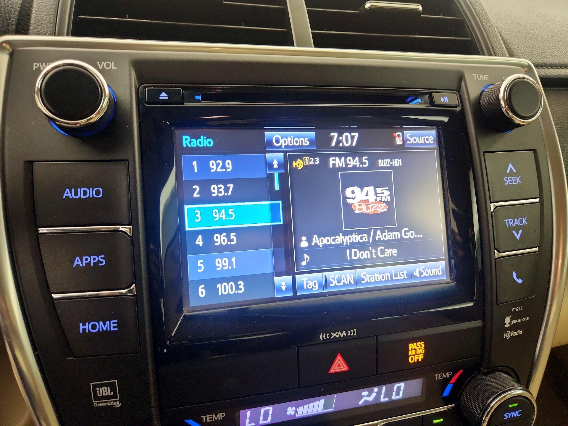 Thumbnail: 2017 Toyota Camry - 15