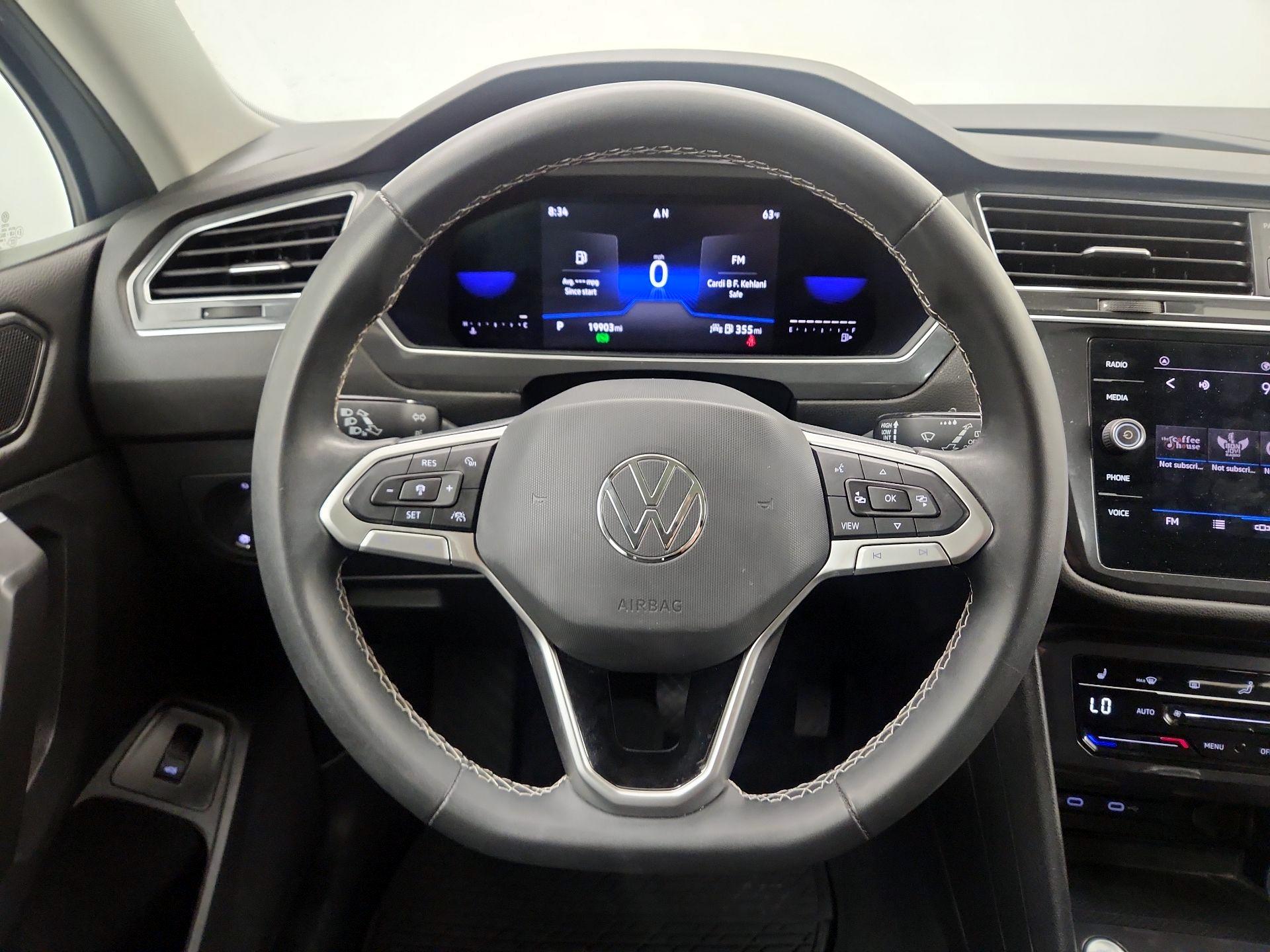 Thumbnail: 2022 Volkswagen Tiguan - 10