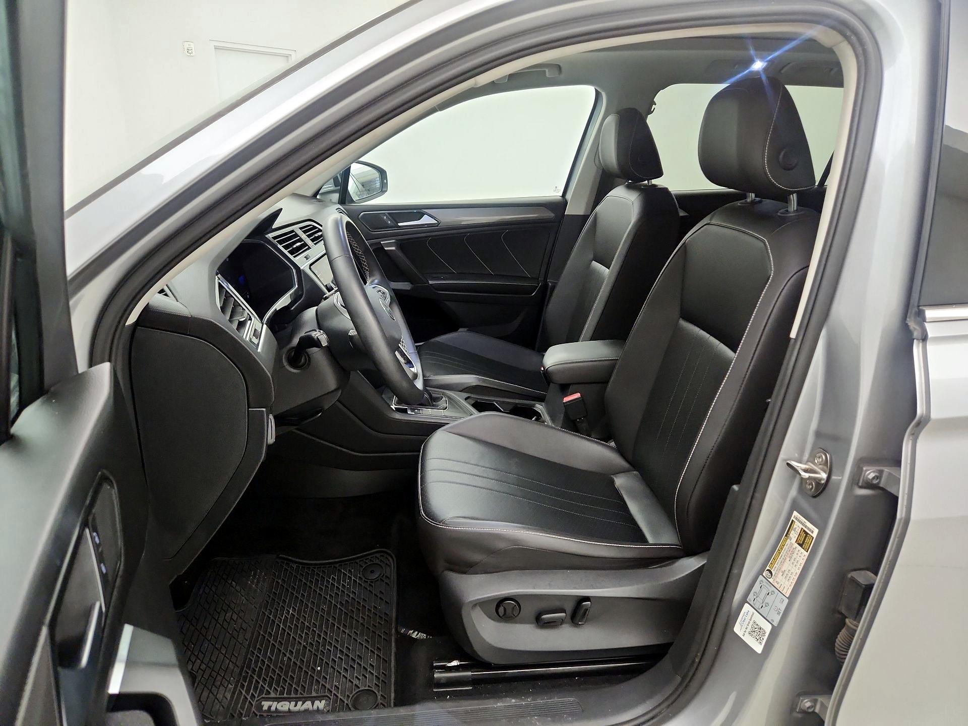 Thumbnail: 2022 Volkswagen Tiguan - 11