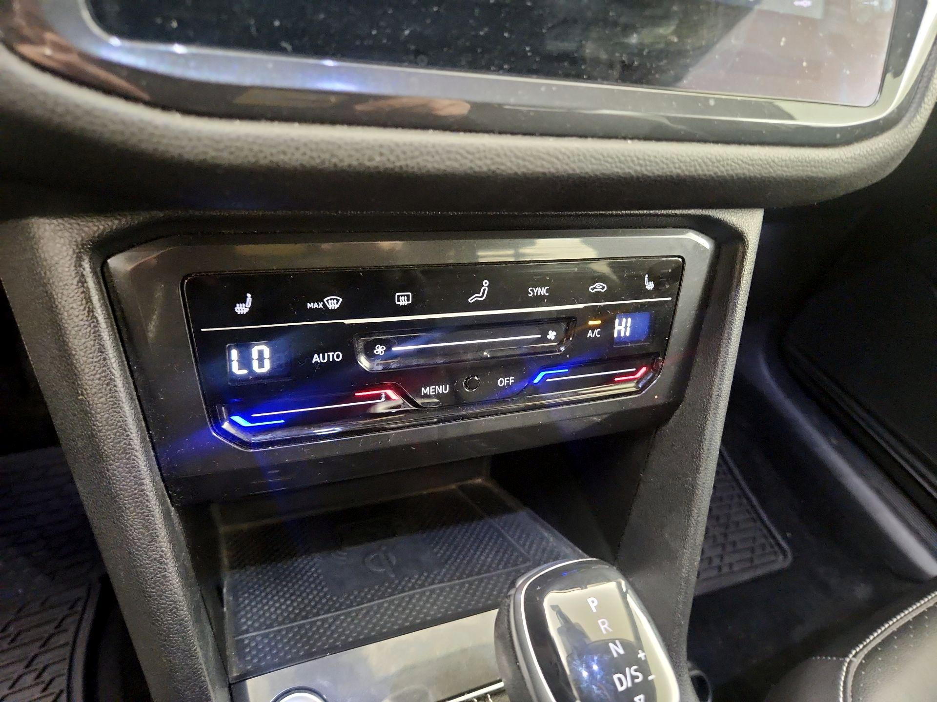 Thumbnail: 2022 Volkswagen Tiguan - 14