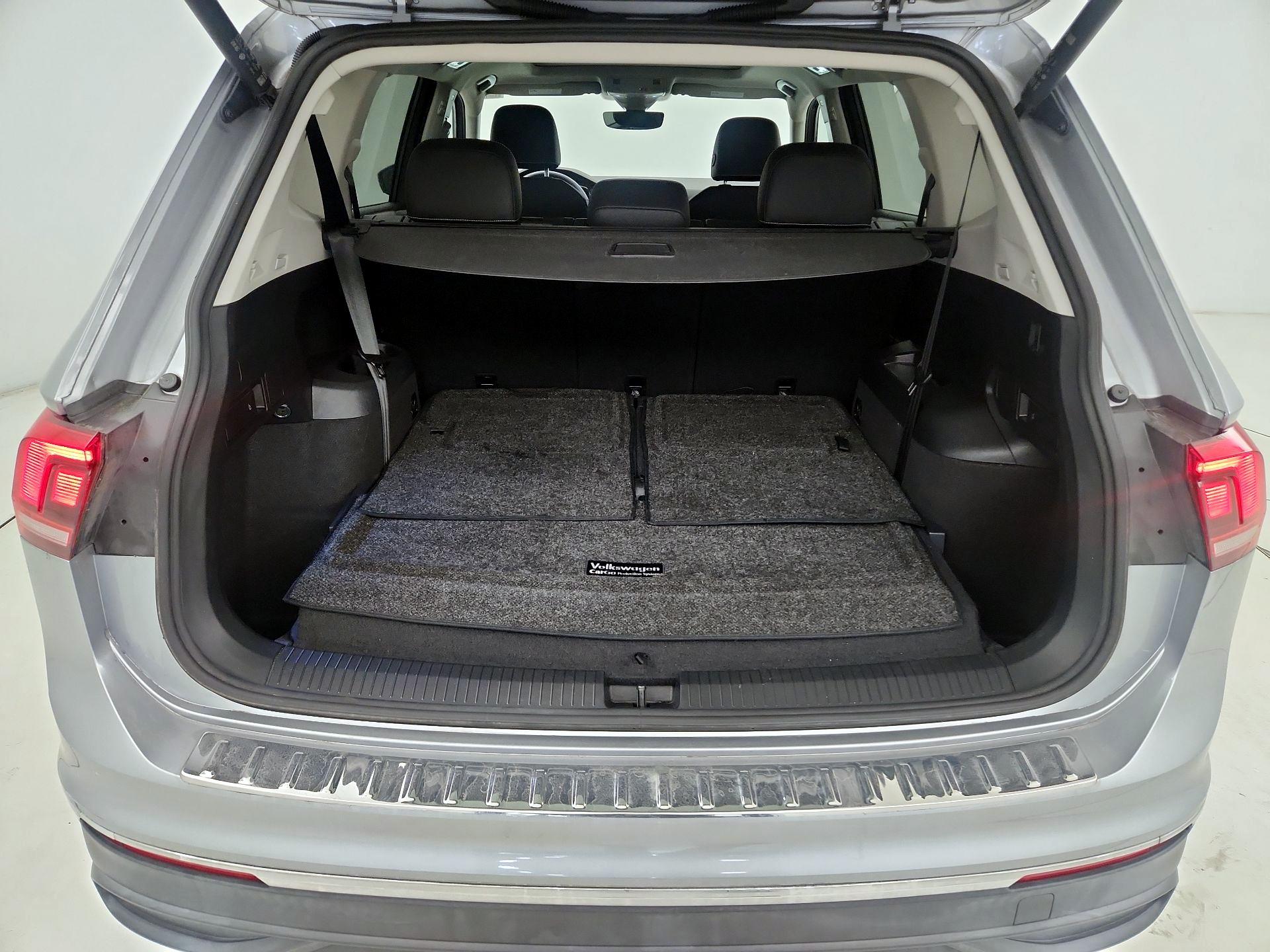 Thumbnail: 2022 Volkswagen Tiguan - 16