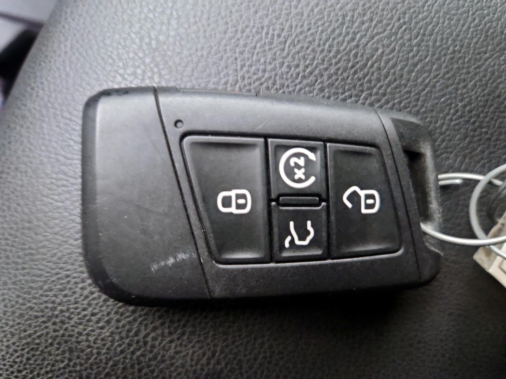 Thumbnail: 2022 Volkswagen Tiguan - 18