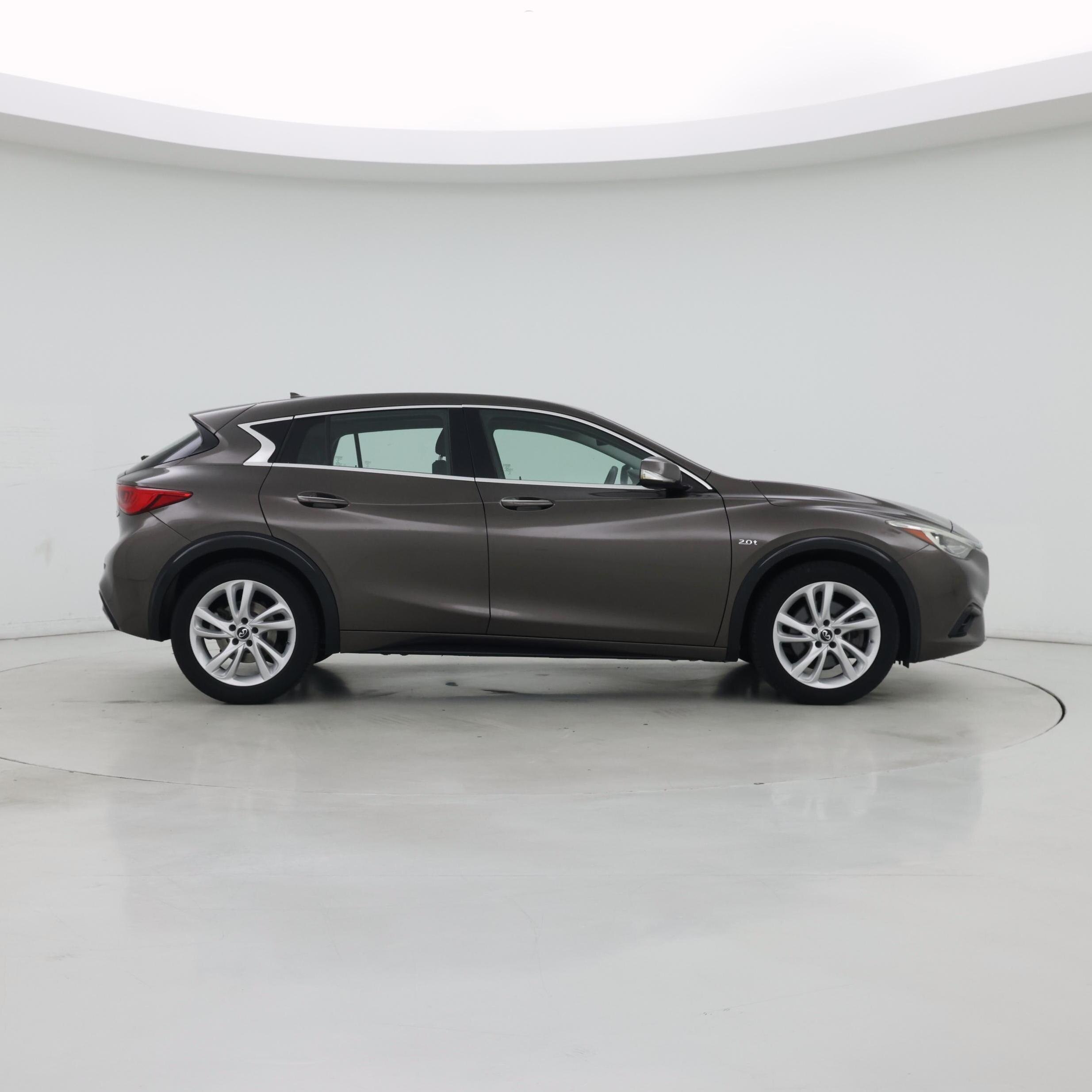 Thumbnail: 2018 INFINITI QX30 - 7