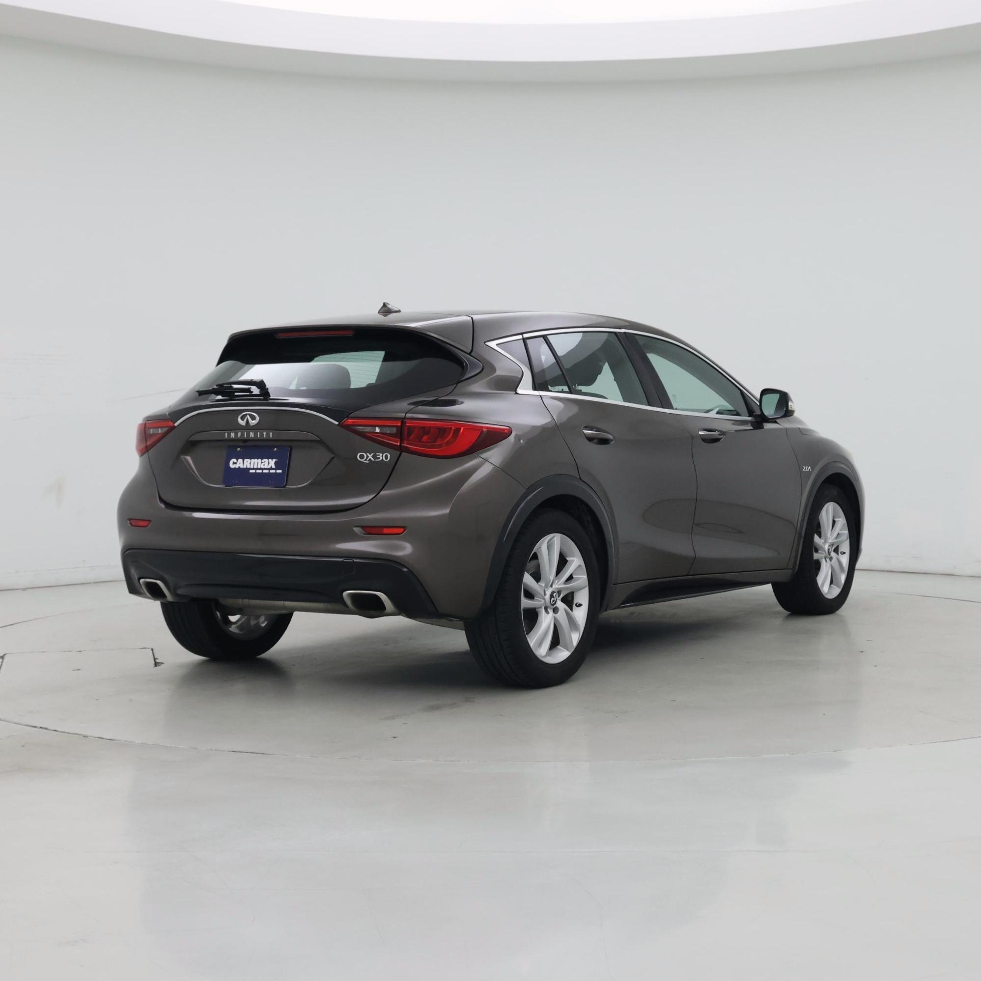 Thumbnail: 2018 INFINITI QX30 - 8