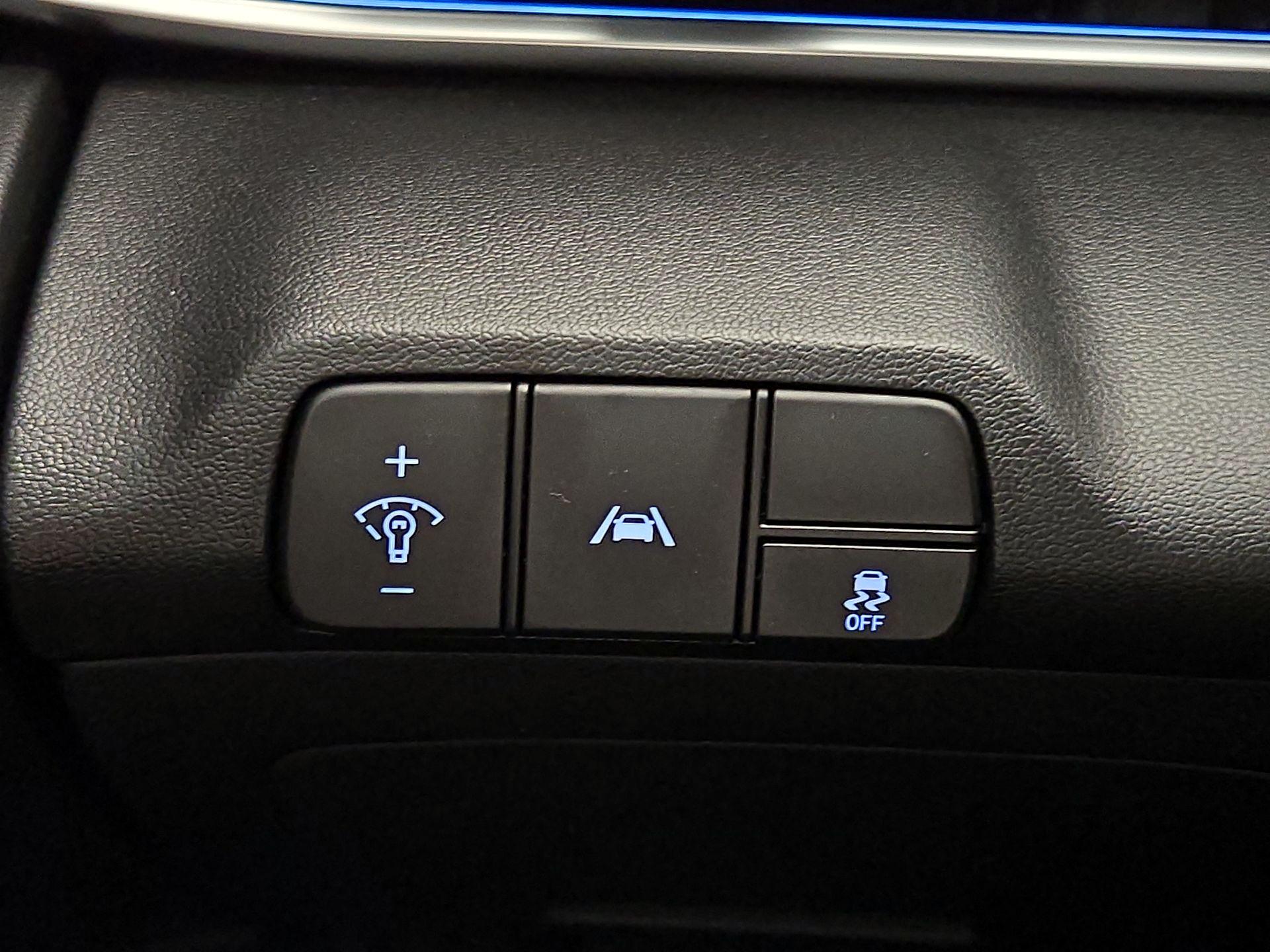 Thumbnail: 2023 Hyundai Elantra - 13