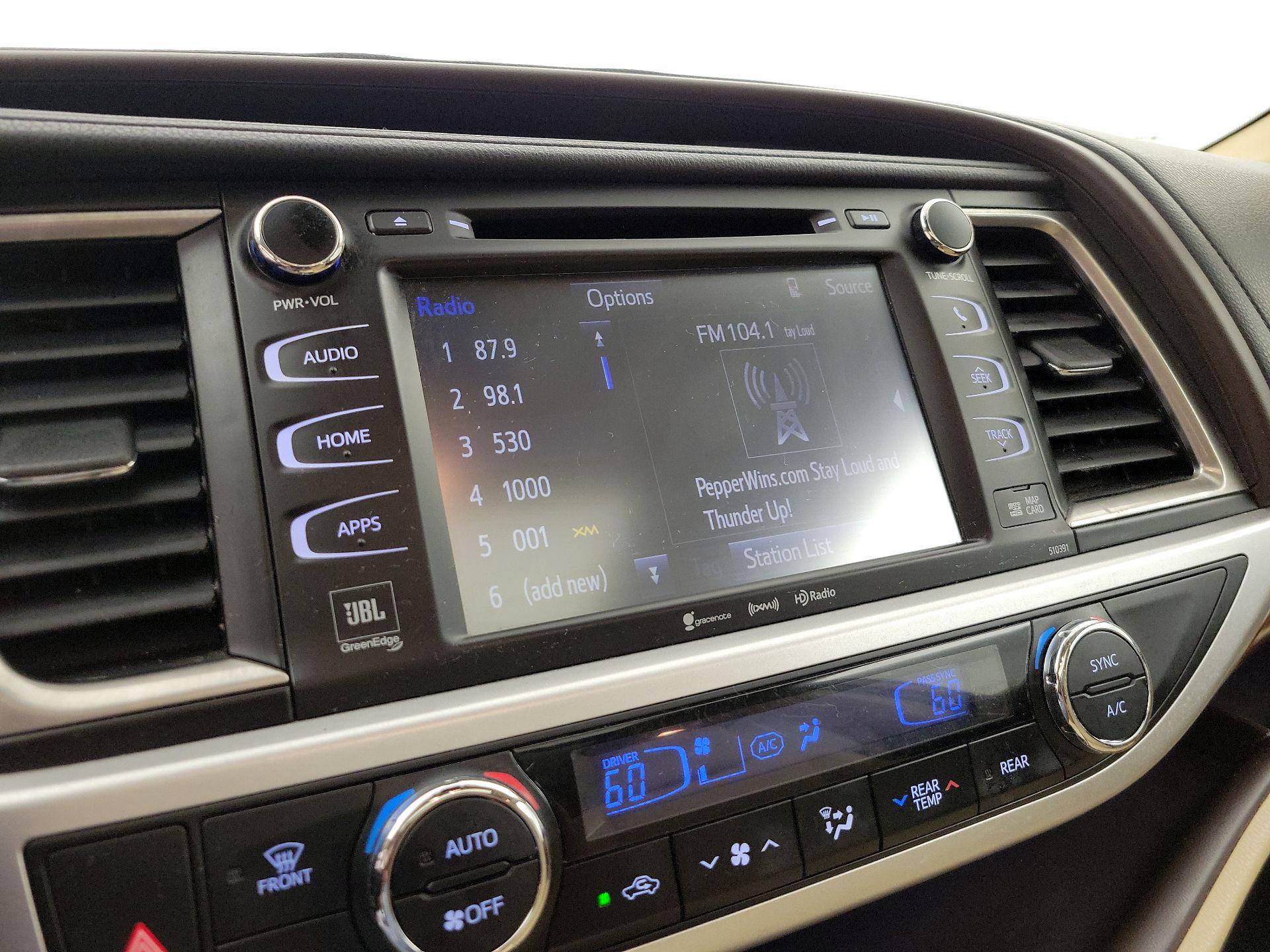 Thumbnail: 2019 Toyota Highlander - 16