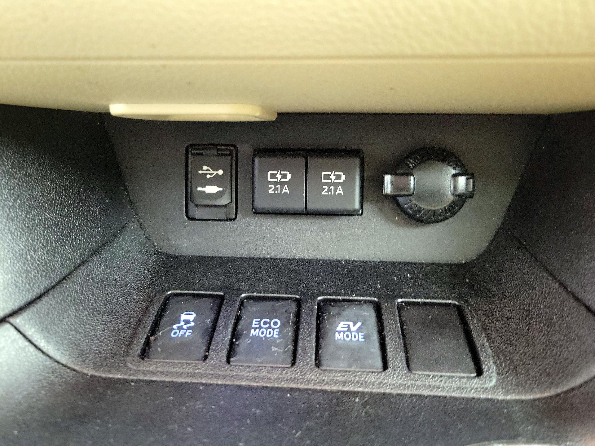 Thumbnail: 2019 Toyota Highlander - 19