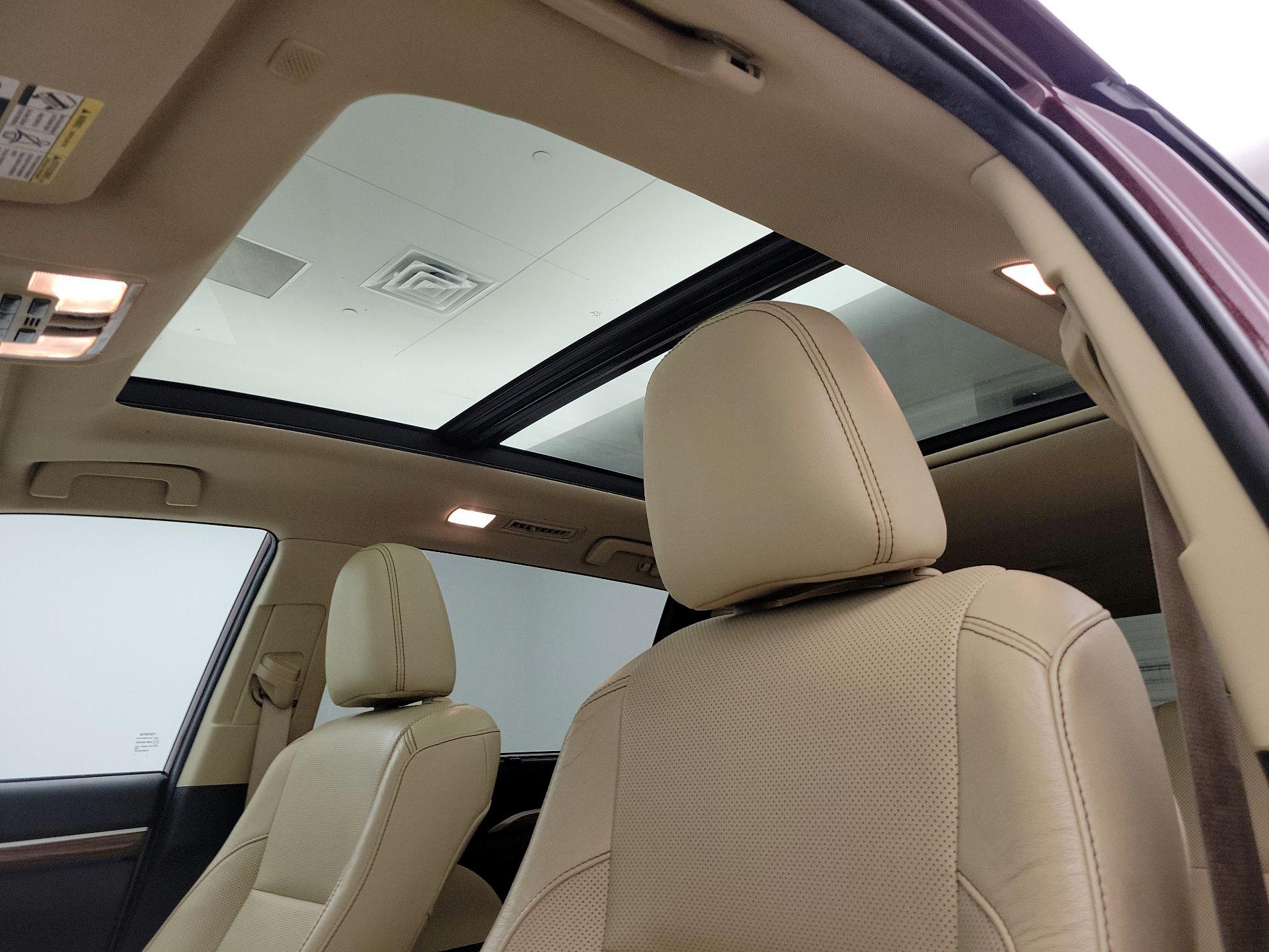 Thumbnail: 2019 Toyota Highlander - 20