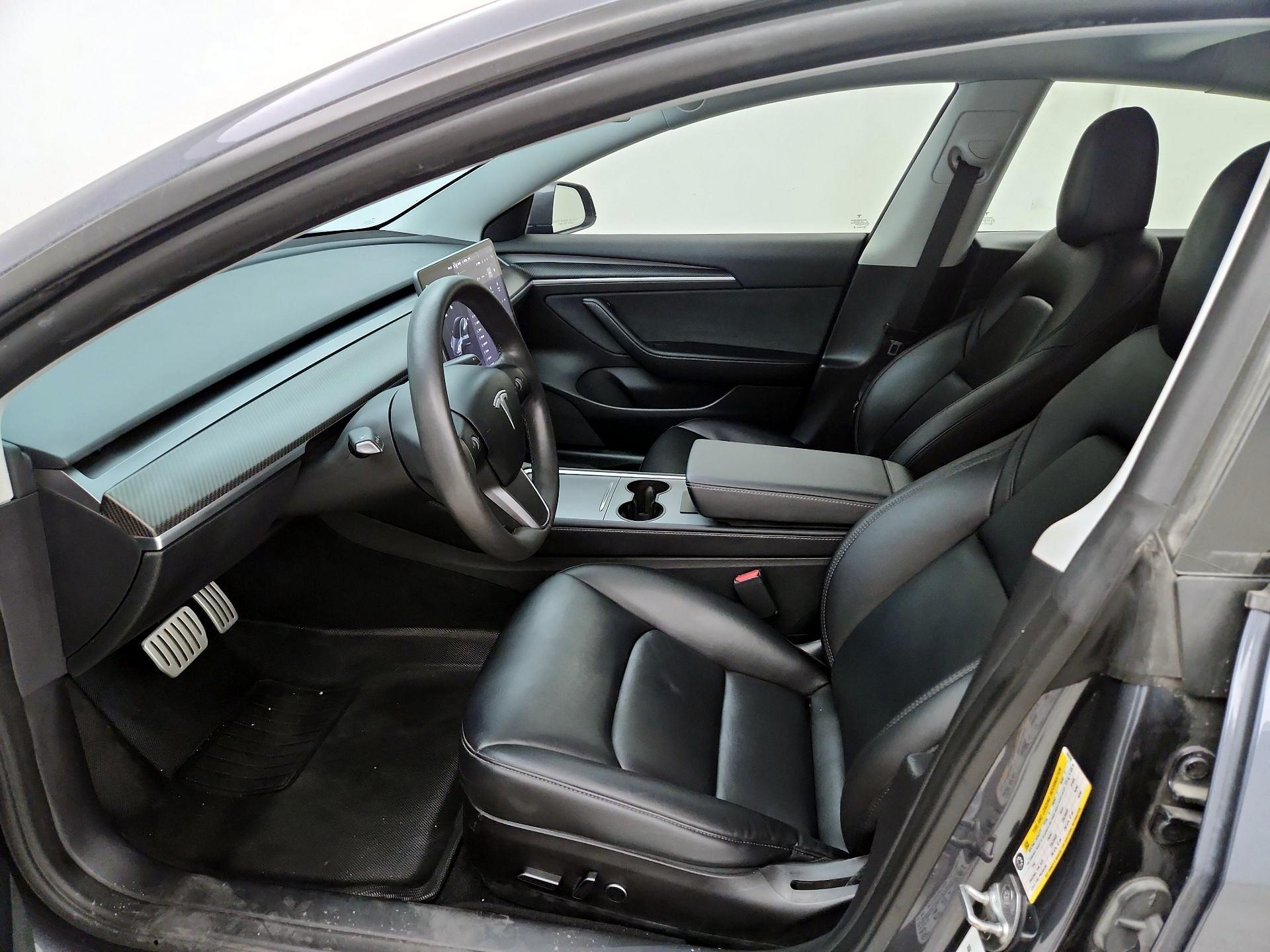 Thumbnail: 2022 Tesla Model 3 - 11