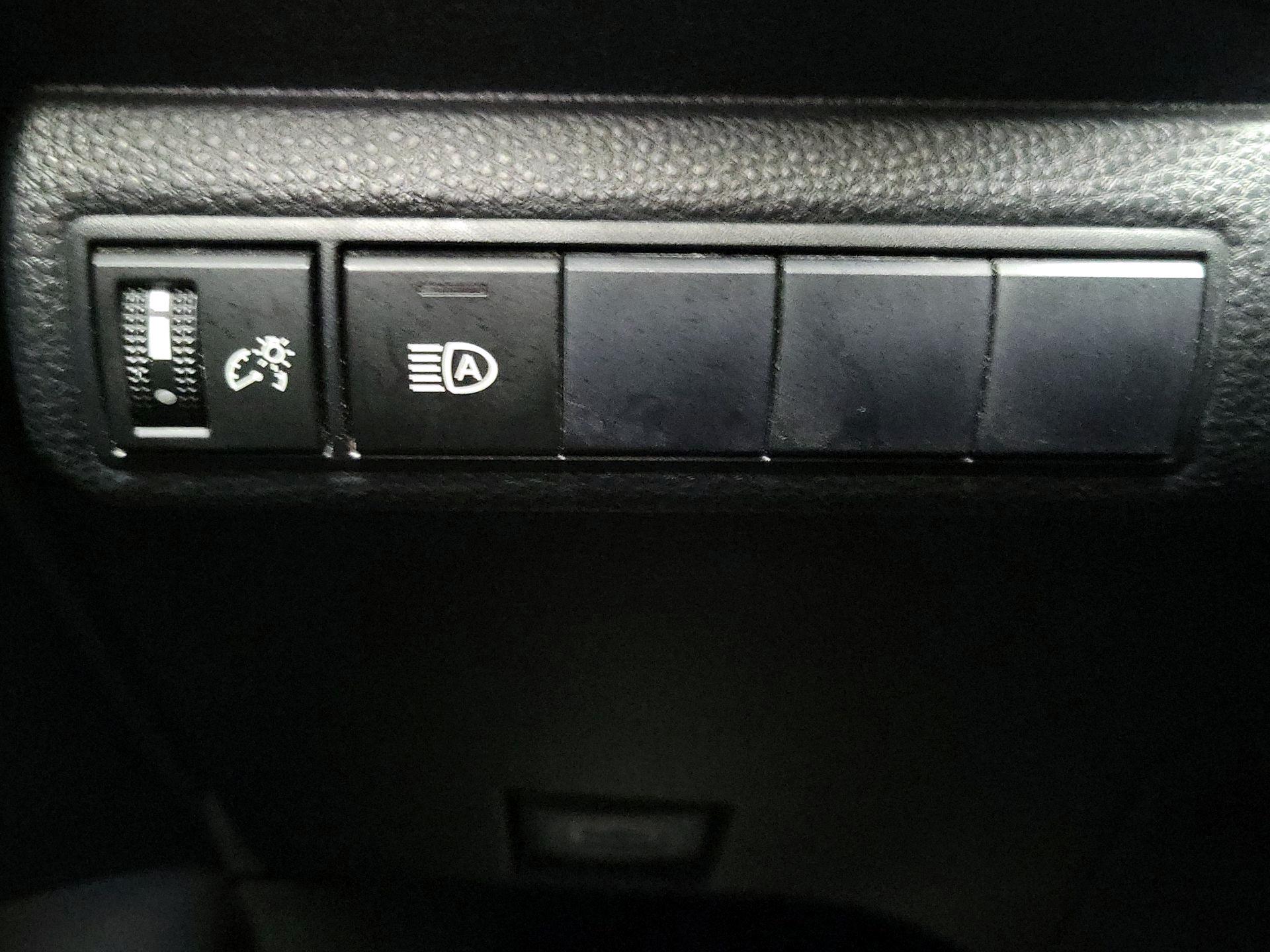 Thumbnail: 2020 Toyota Corolla - 13