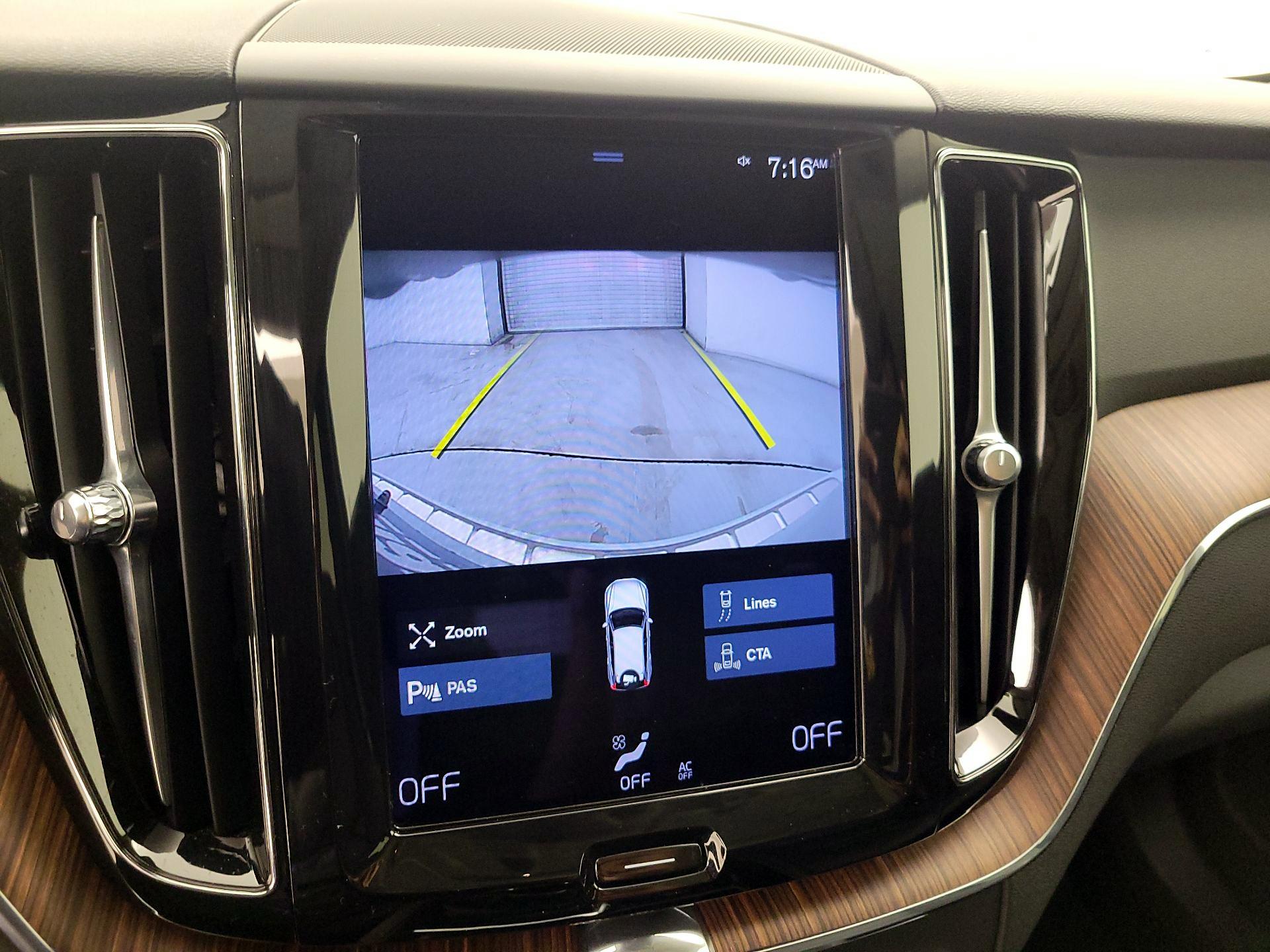 Thumbnail: 2021 Volvo XC60 - 15