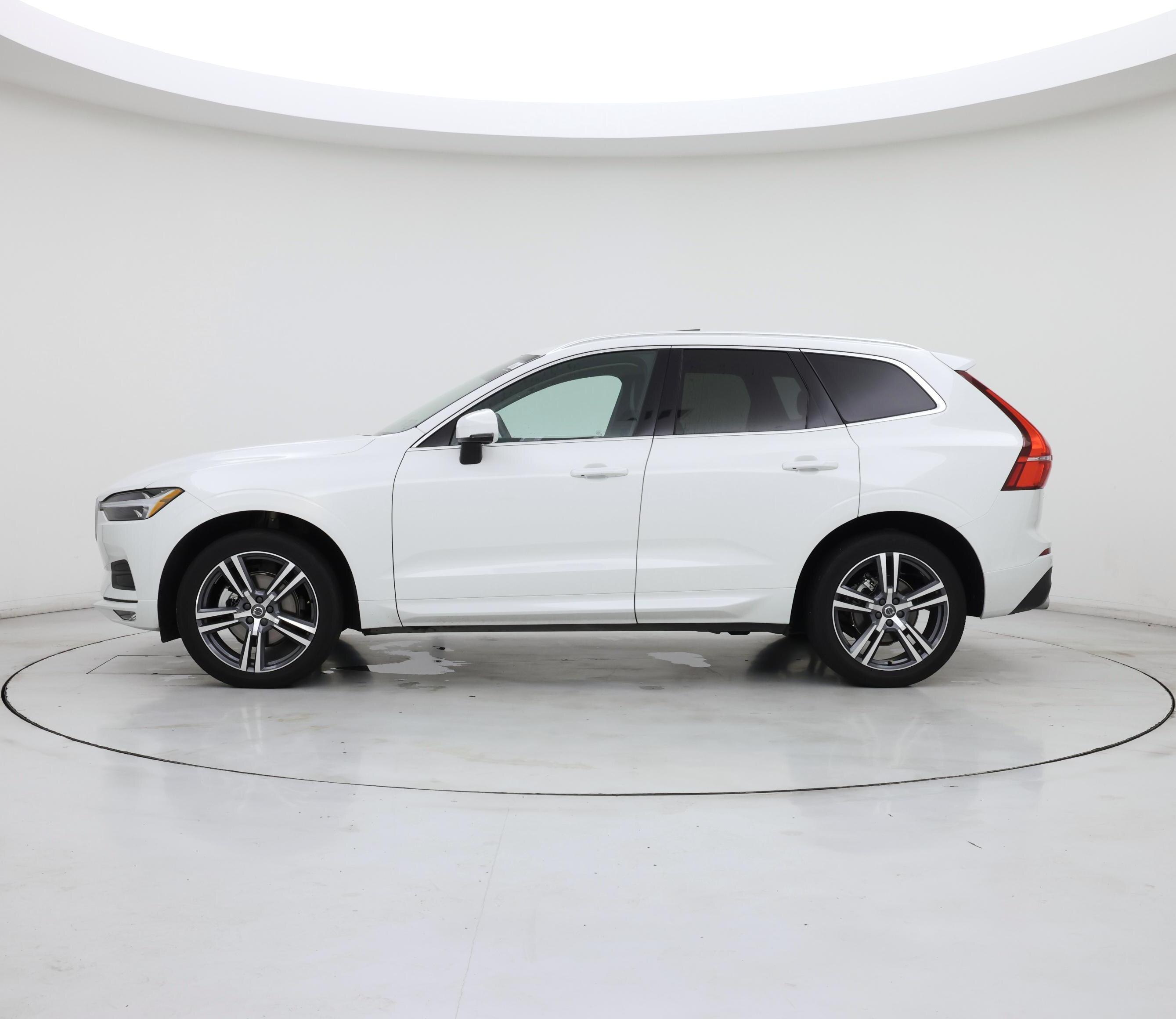 Thumbnail: 2021 Volvo XC60 - 3