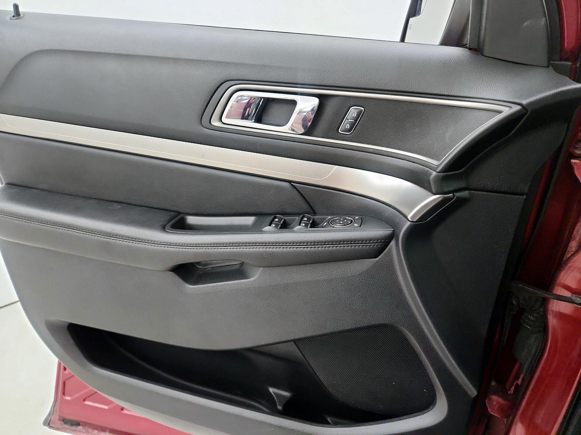 Thumbnail: 2018 Ford Explorer - 12