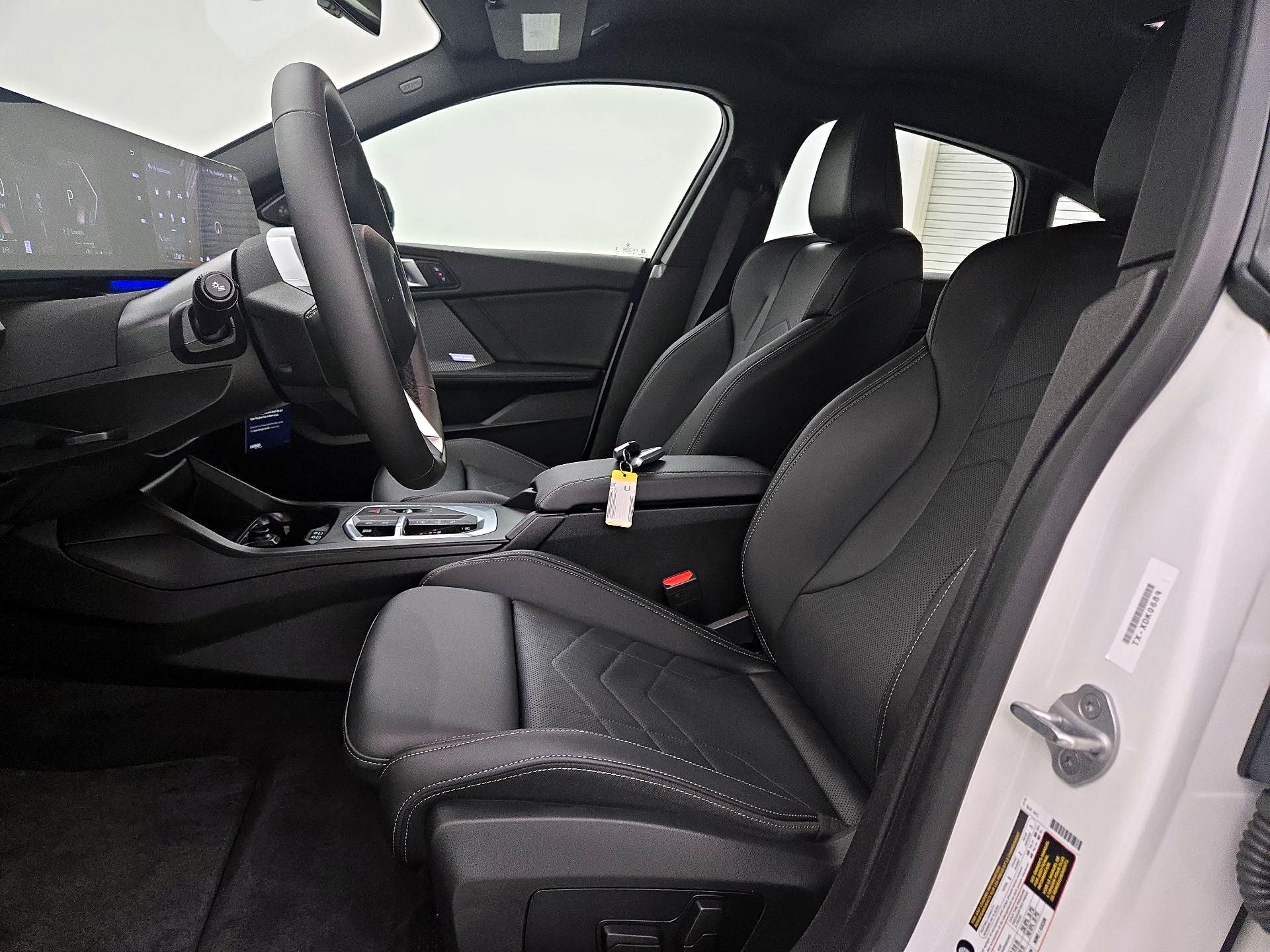 Thumbnail: 2025 BMW 2 Series - 11