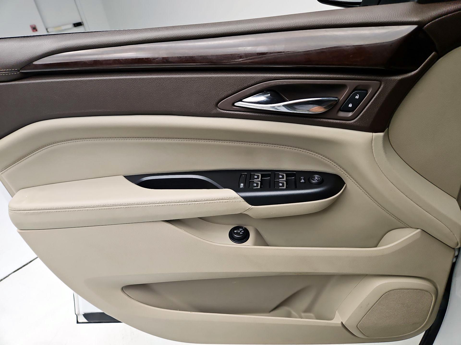 Thumbnail: 2015 Cadillac SRX - 12