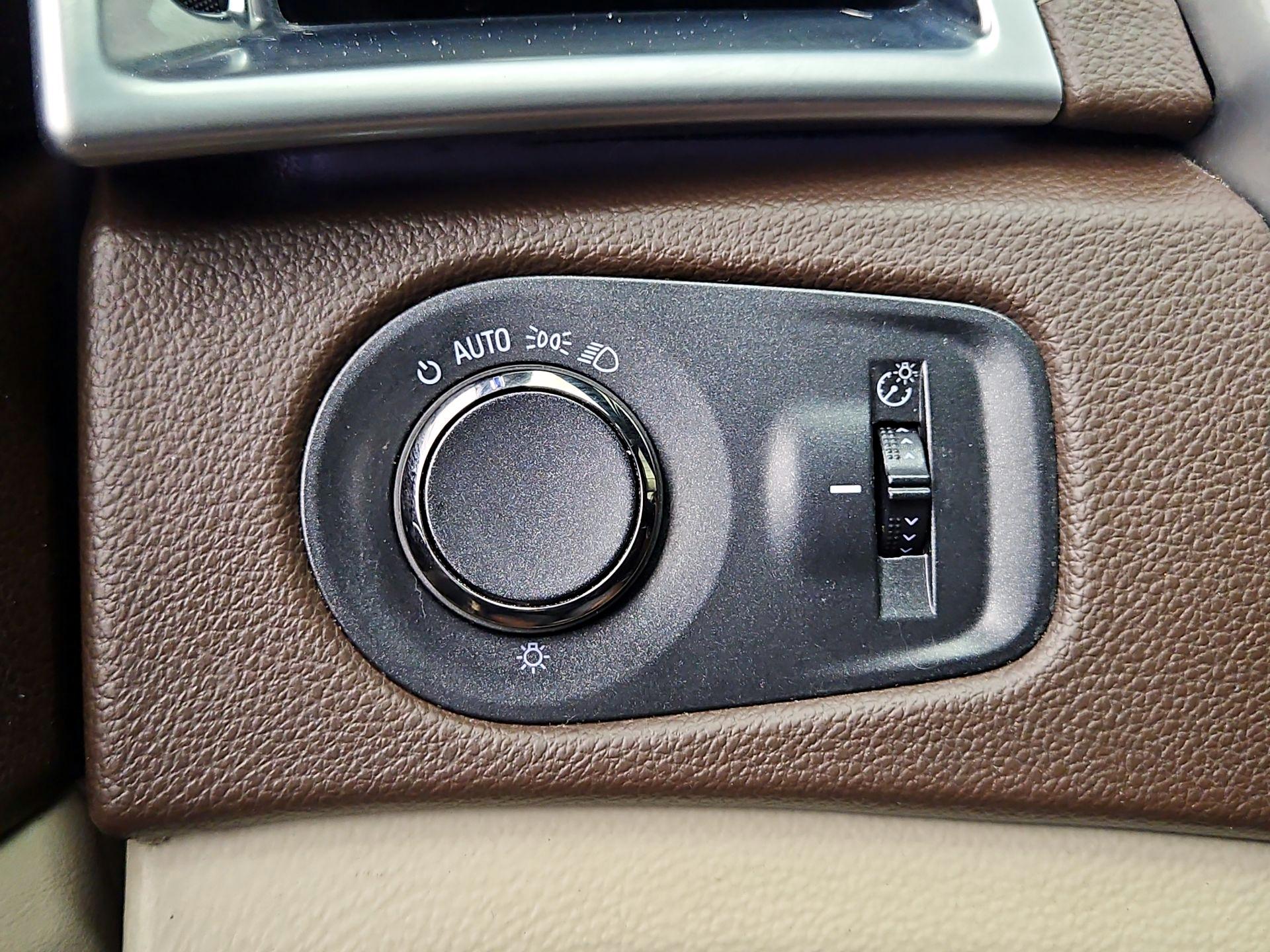 Thumbnail: 2015 Cadillac SRX - 13