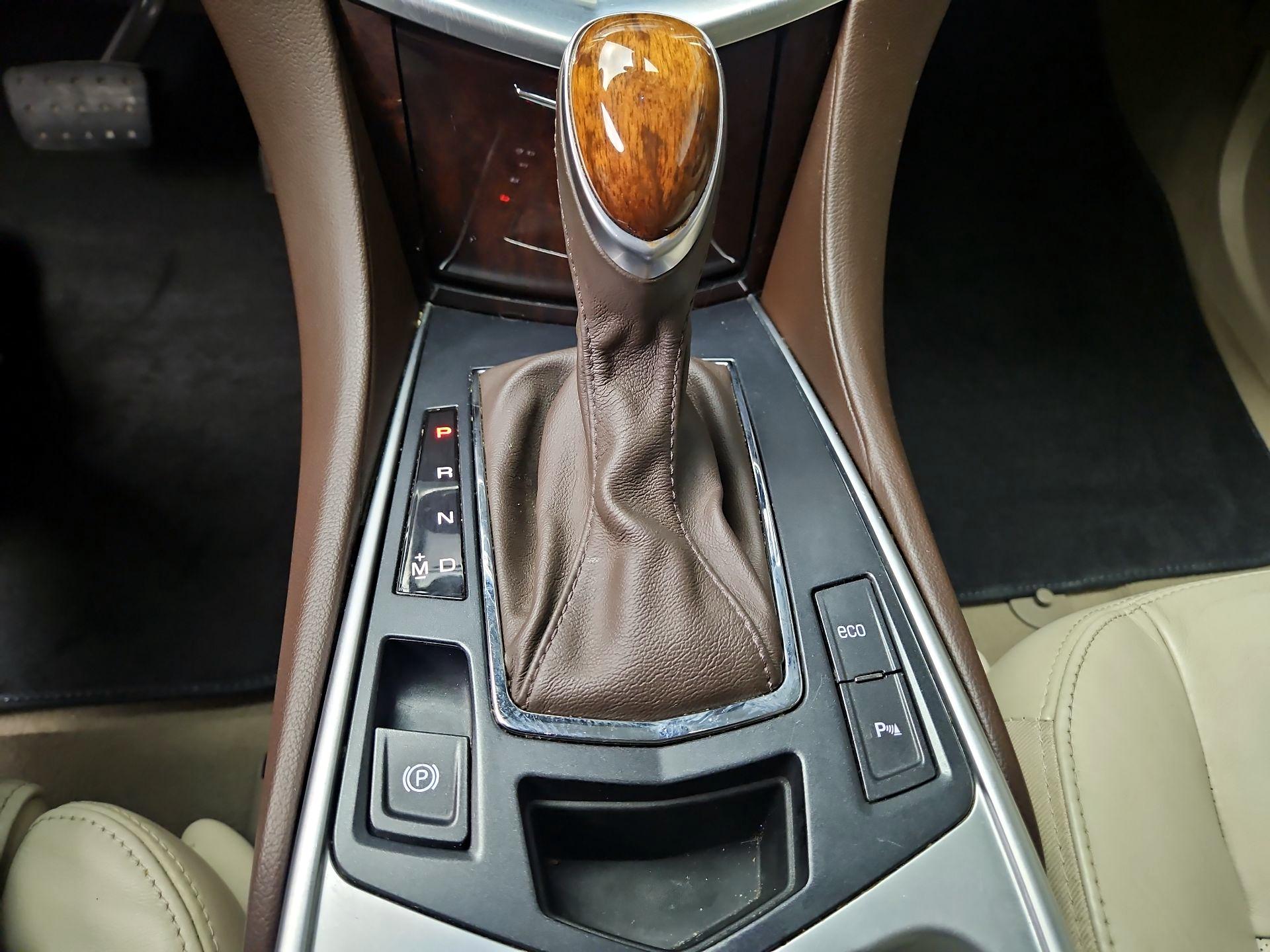 Thumbnail: 2015 Cadillac SRX - 18