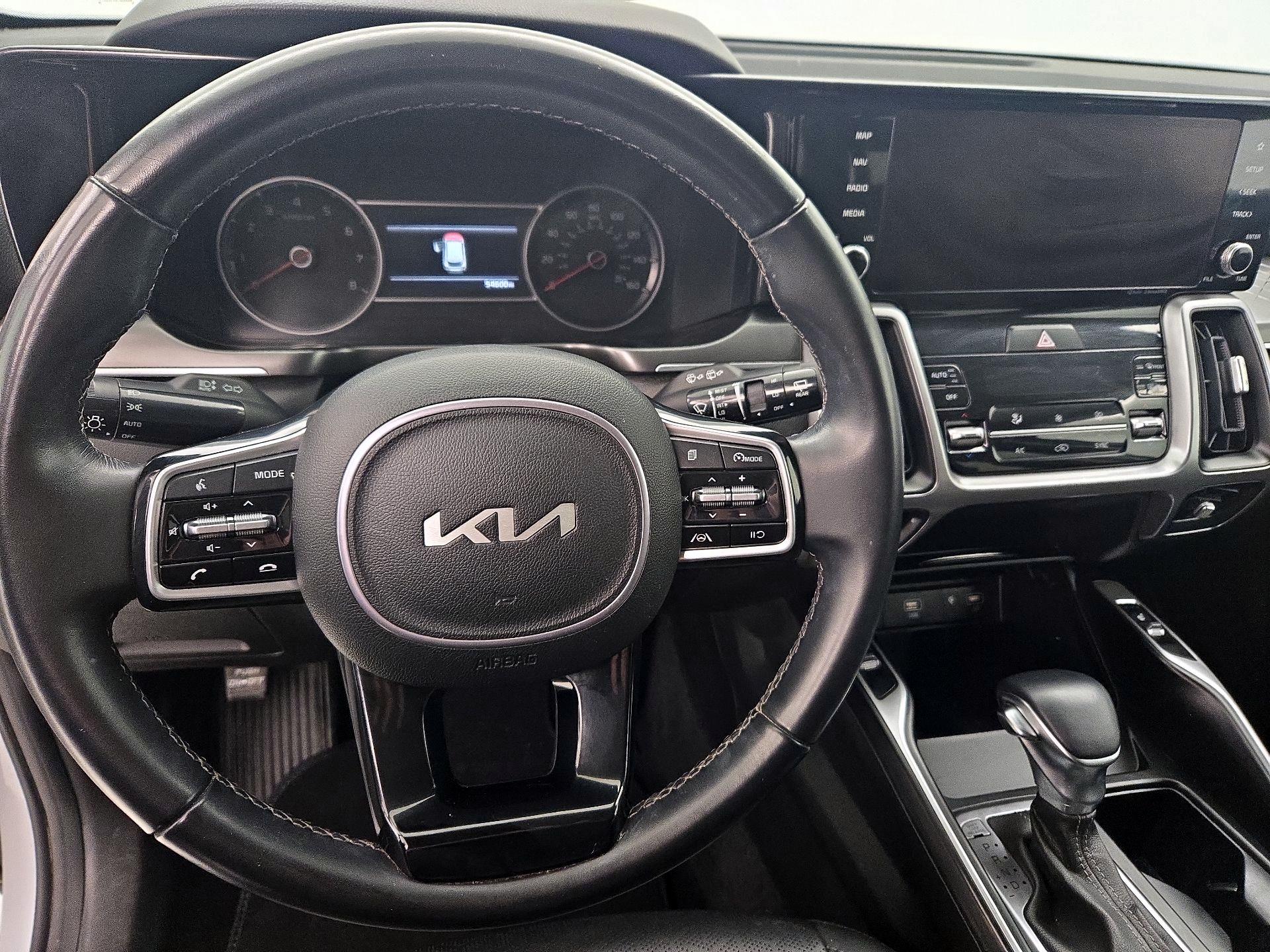 Thumbnail: 2023 Kia Sorento - 10