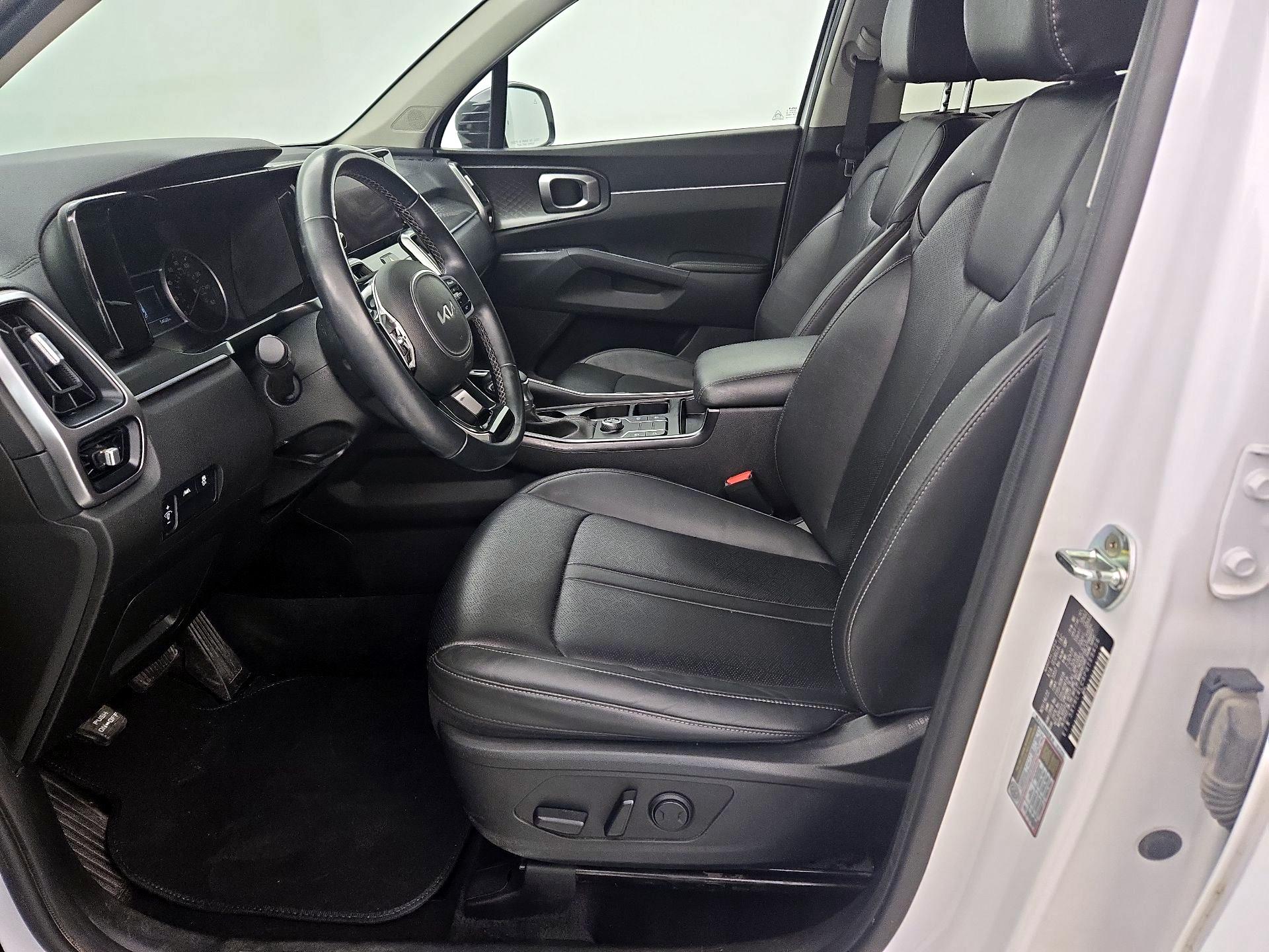 Thumbnail: 2023 Kia Sorento - 11